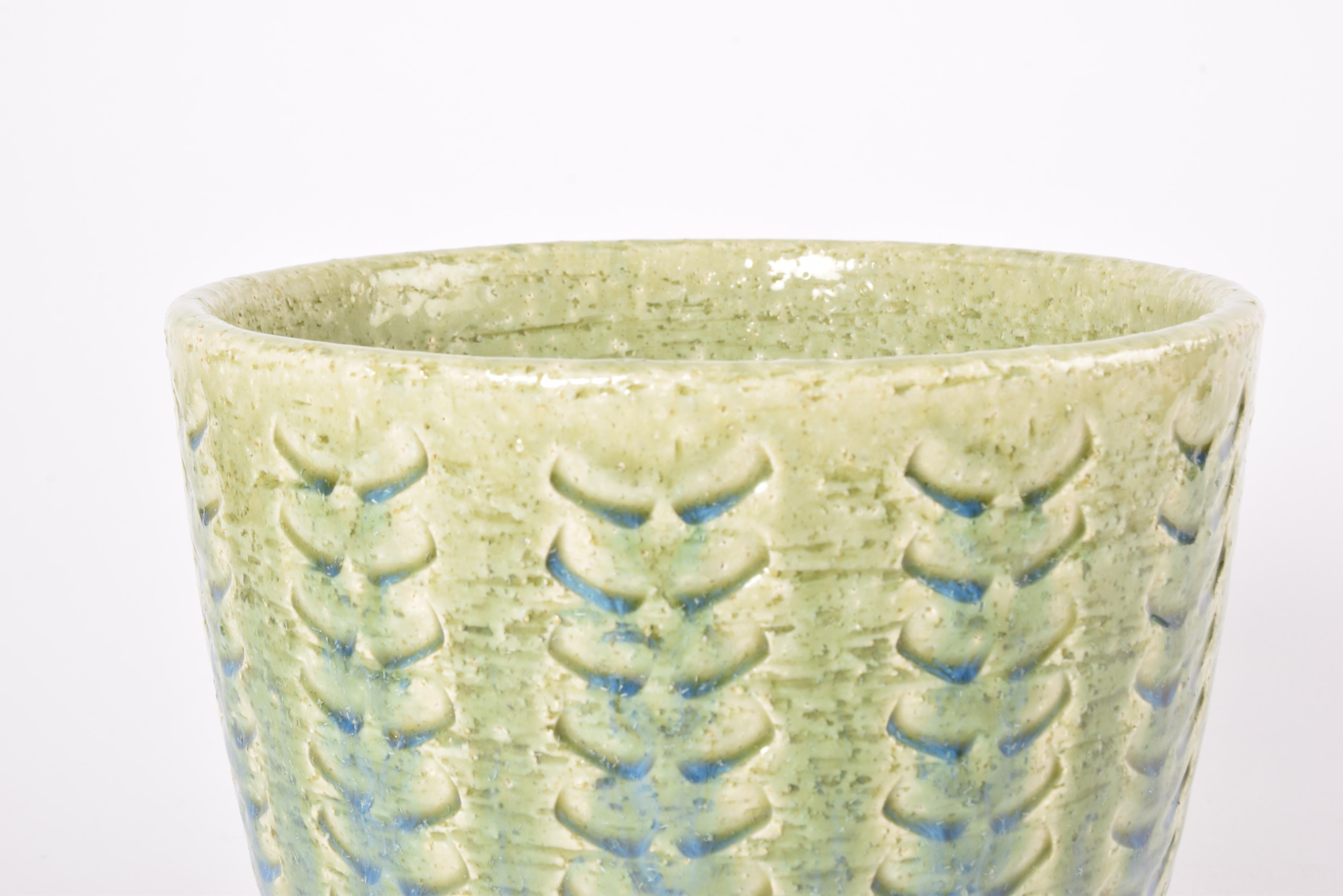 Palshus Large Flowerpot Green with Blue Chamotte Ceramic, Danish Modern 1960s Danés en venta