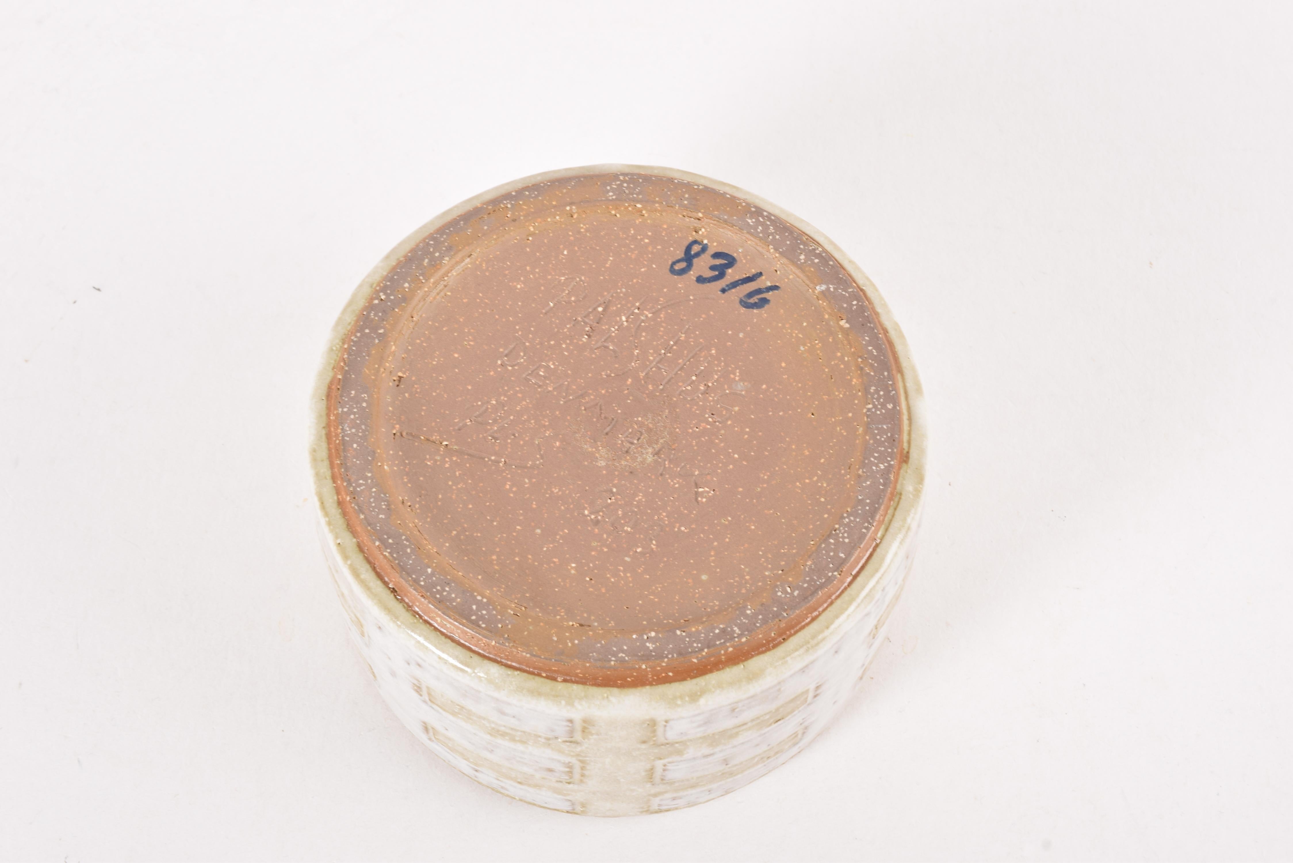 Palshus Low Ceramic Vase Beige White by Per Linnemann-Schmidt, Danish 1960s For Sale 1