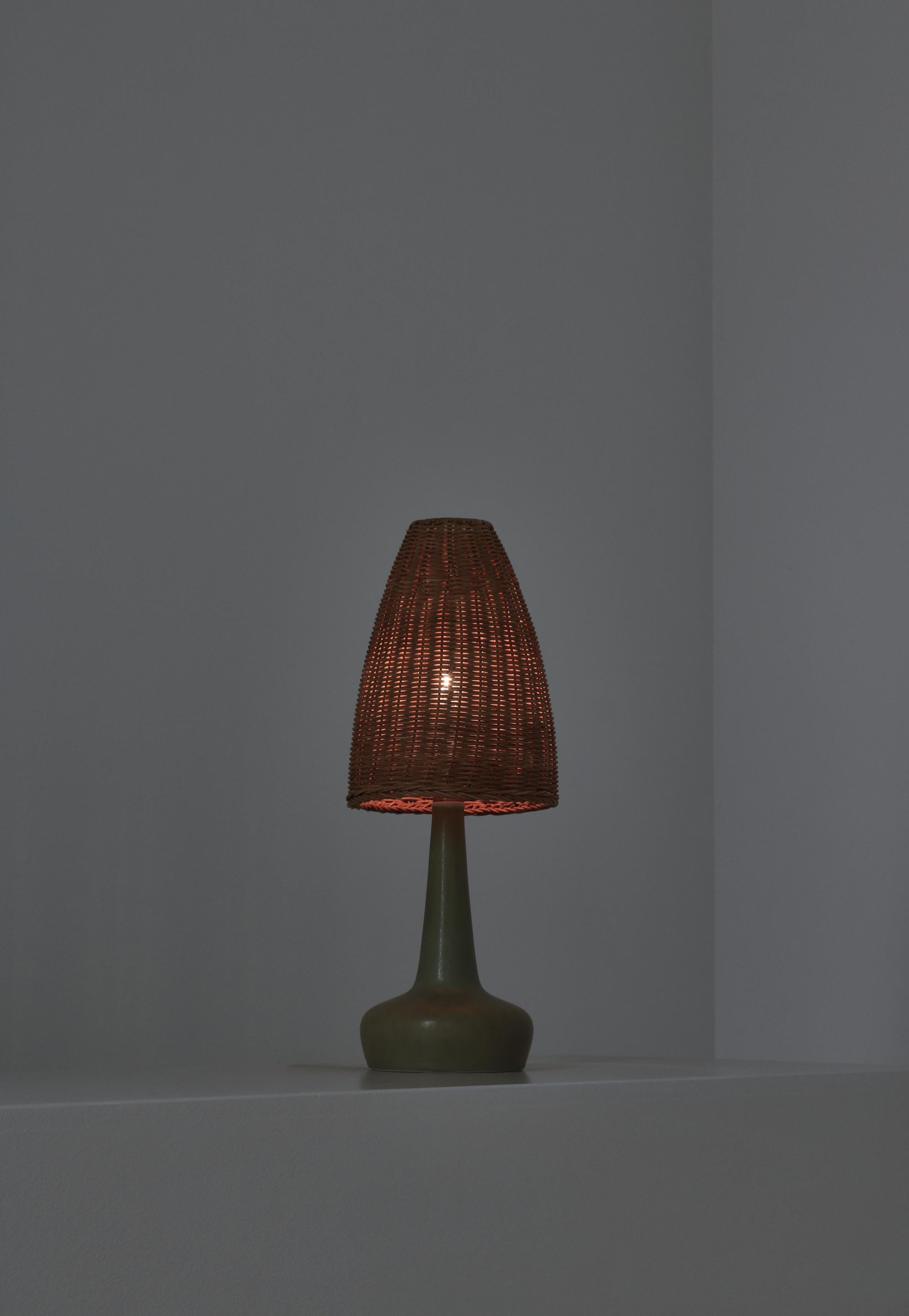 Palshus Stoneware Table Lamp Wicker Shade, Denmark by Esben Klint, 1970s In Good Condition For Sale In Odense, DK