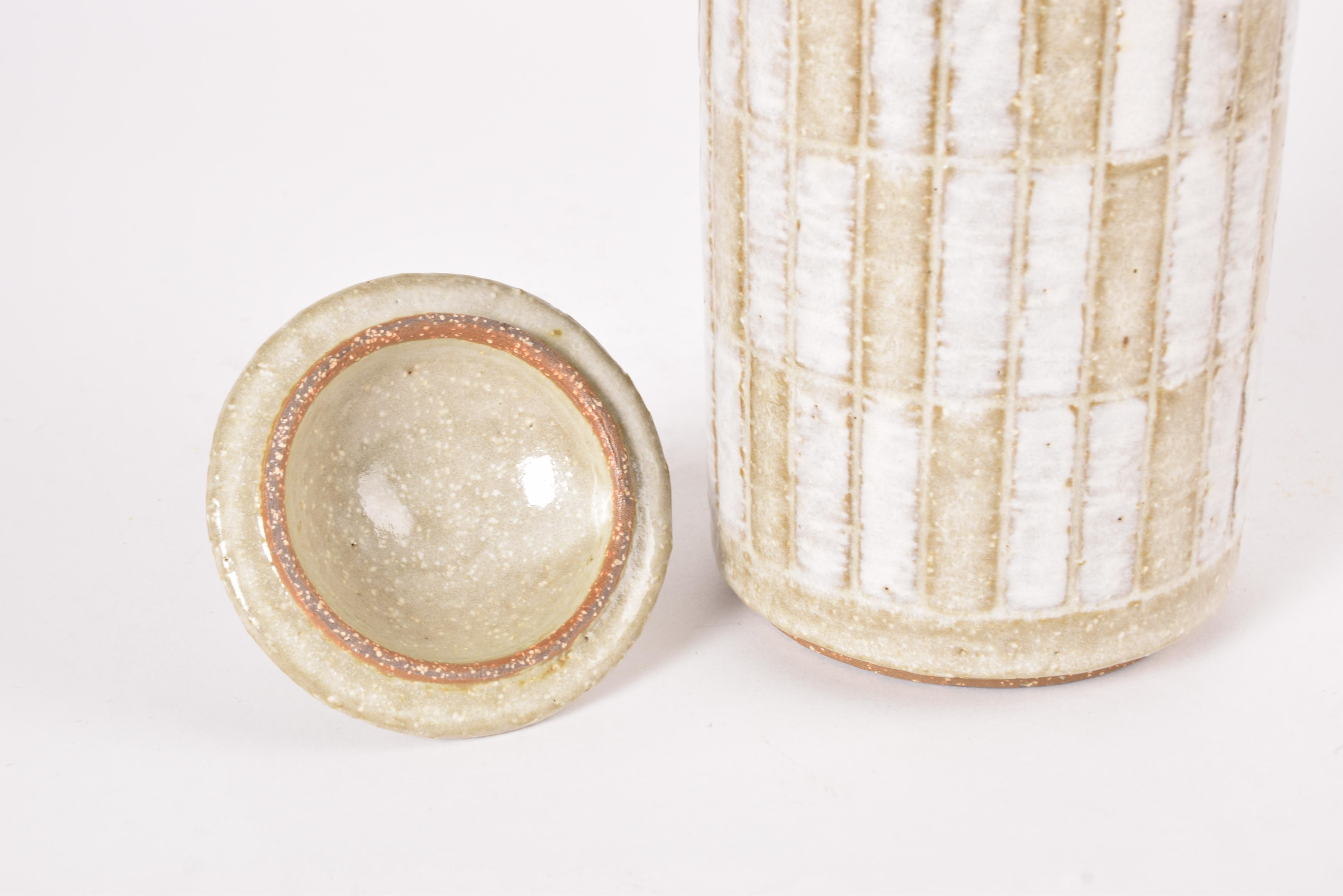 Barattolo con coperchio alto Palshus Beige White di Per Linnemann-Schmidt Ceramica danese 1960 in vendita 1