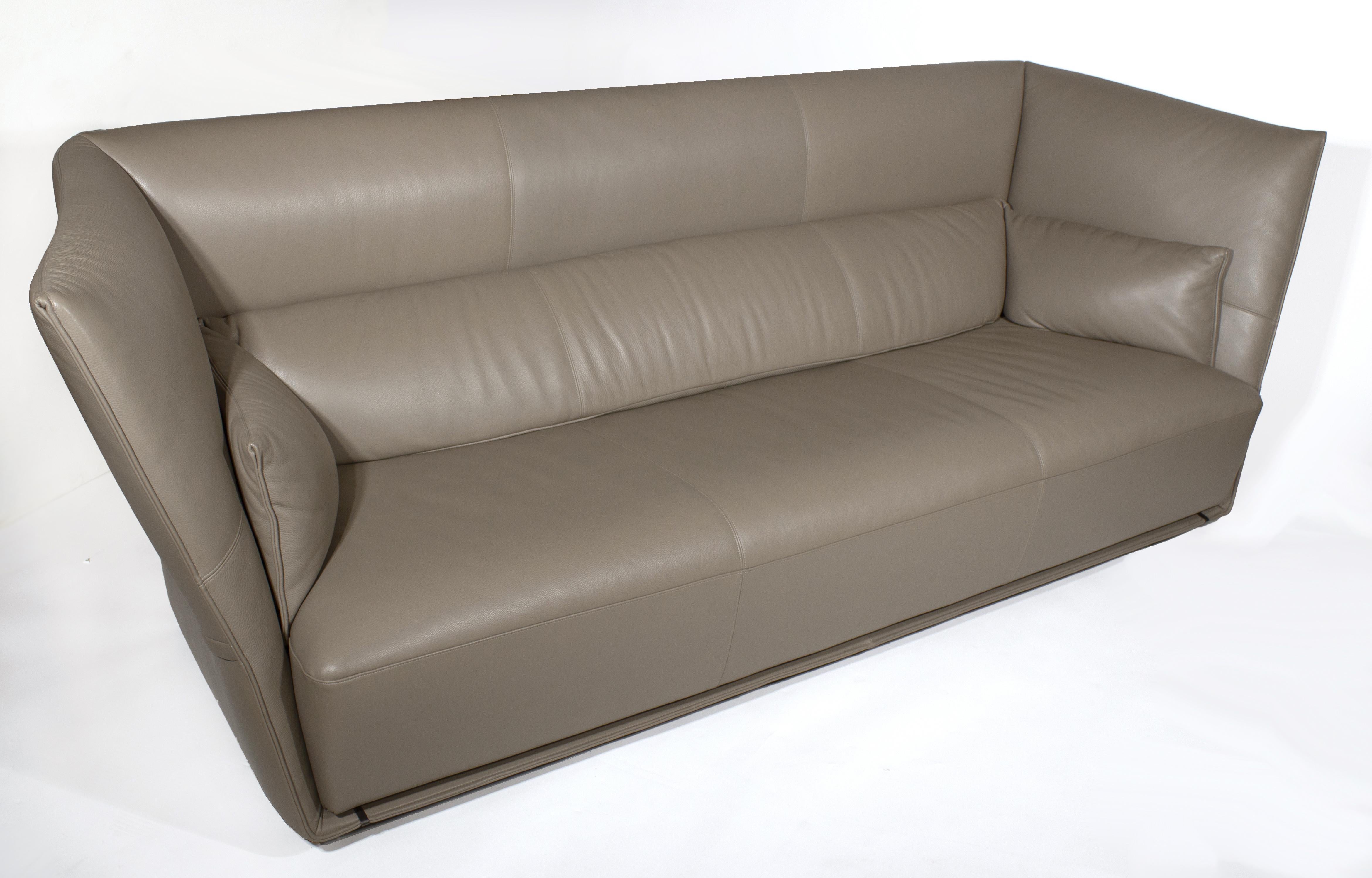 Paltrona Frau 'Almo' Modern Leather Sofa Designed by Garcia Cumini In Good Condition For Sale In Dallas, TX