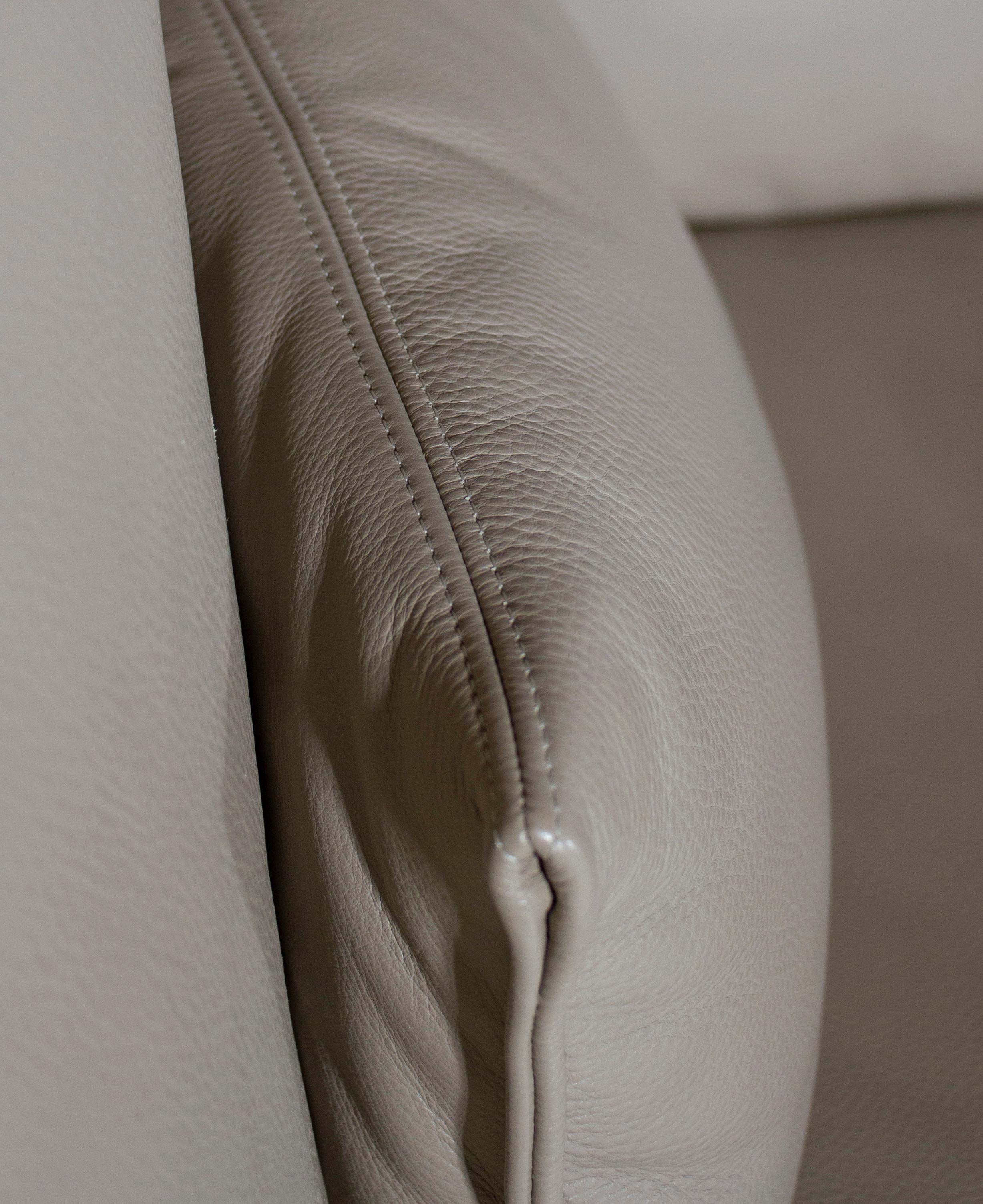 Paltrona Frau 'Almo' Modern Leather Sofa Designed by Garcia Cumini For Sale 3