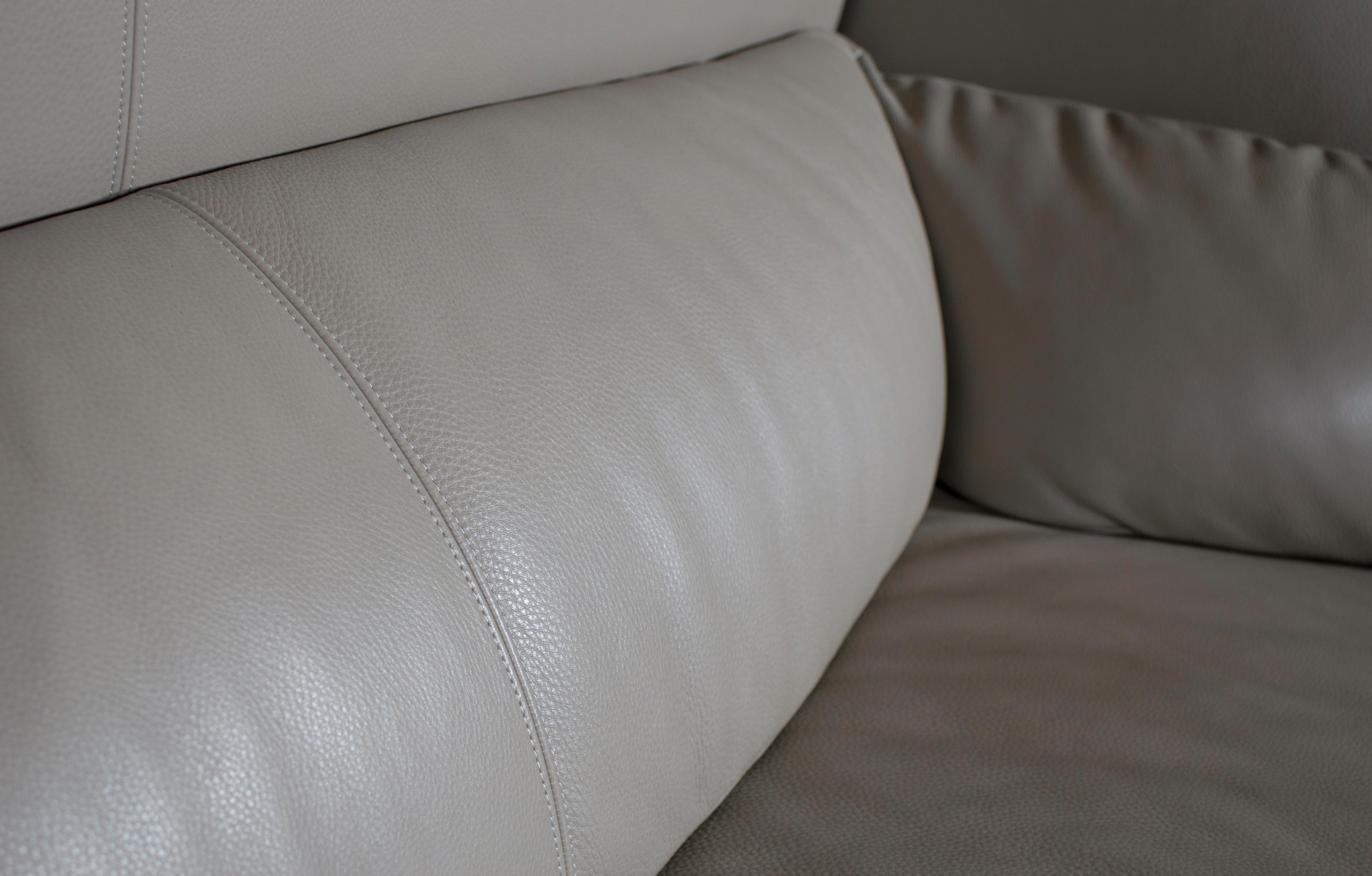 Paltrona Frau 'Almo' Modern Leather Sofa Designed by Garcia Cumini For Sale 4