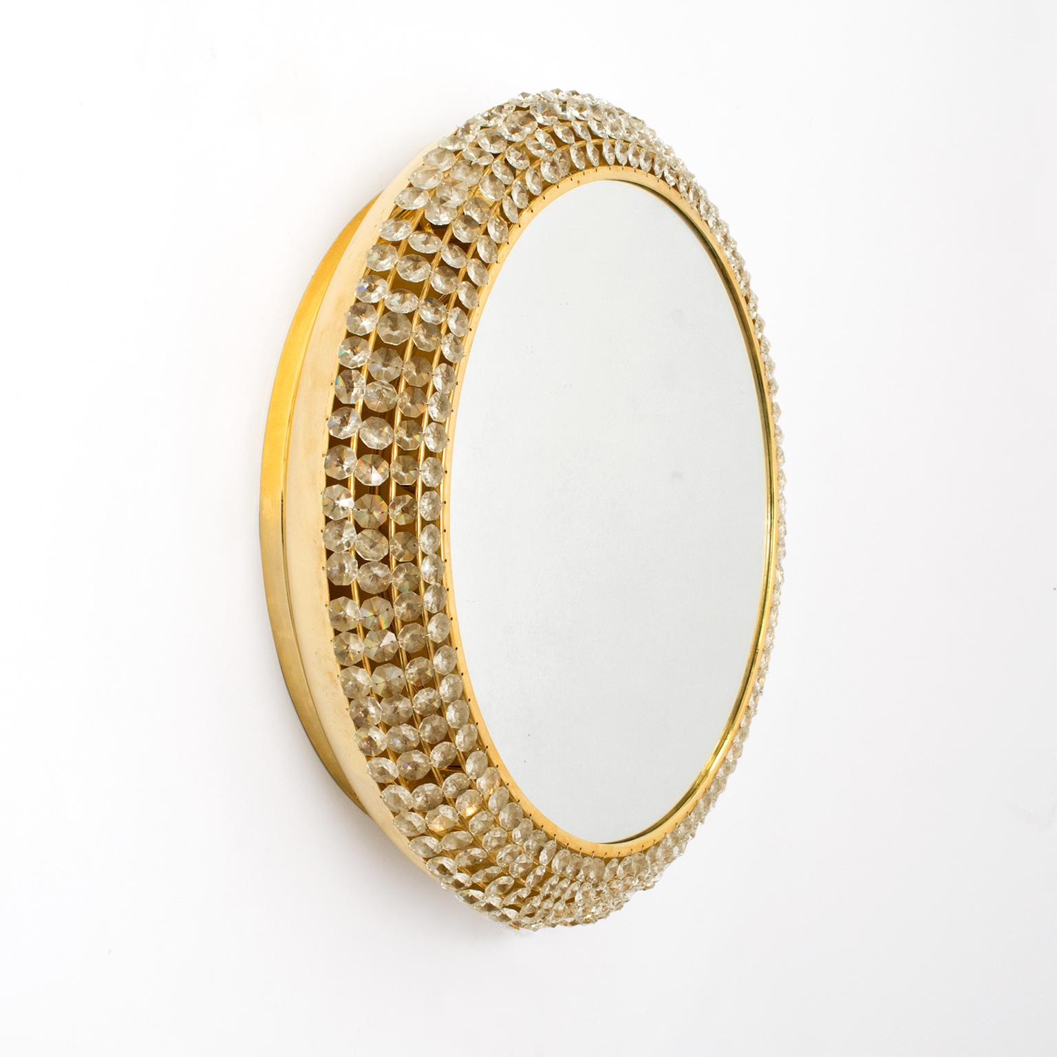  Runder Midcentury-Modern-Spiegel aus vergoldetem Messing mit Kristallen von Palwa (Deutsch) im Angebot