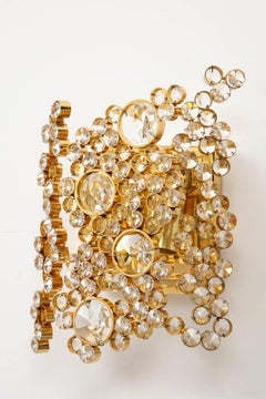 Palwa Wandleuchter aus vergoldetem Messing und Kristall, asymmetrisches Design, 1970er Jahre Österreich