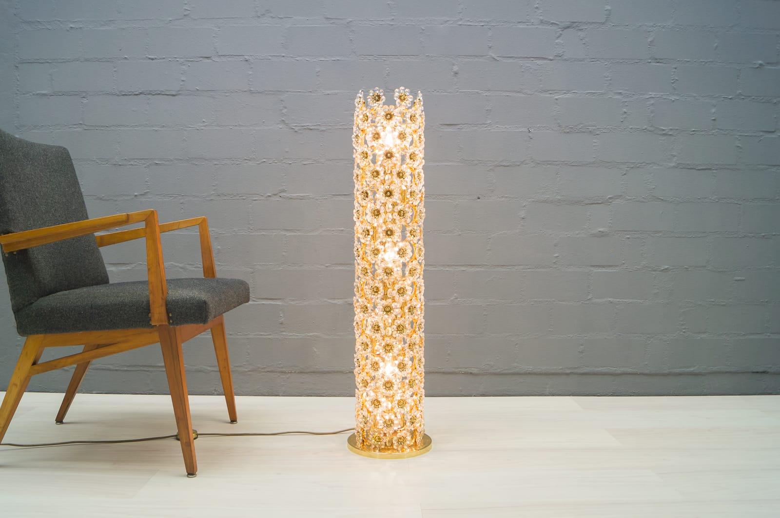 This vintage crystal floor lamp was manufactured by Palwa in Germany.
 