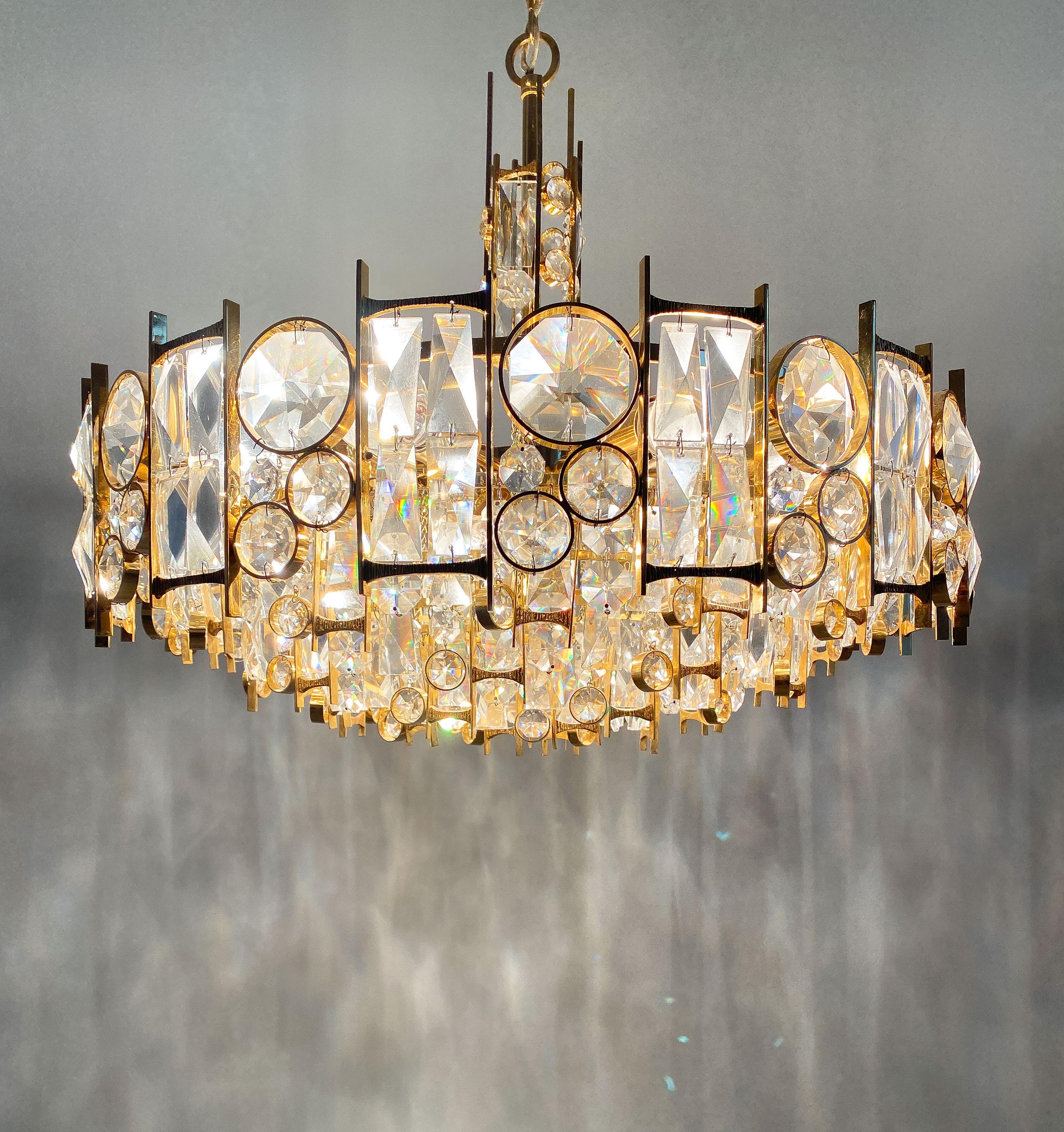 Dorato Lampadario Palwa Gold Brass Crystal Glass, Germania, 1960 in vendita