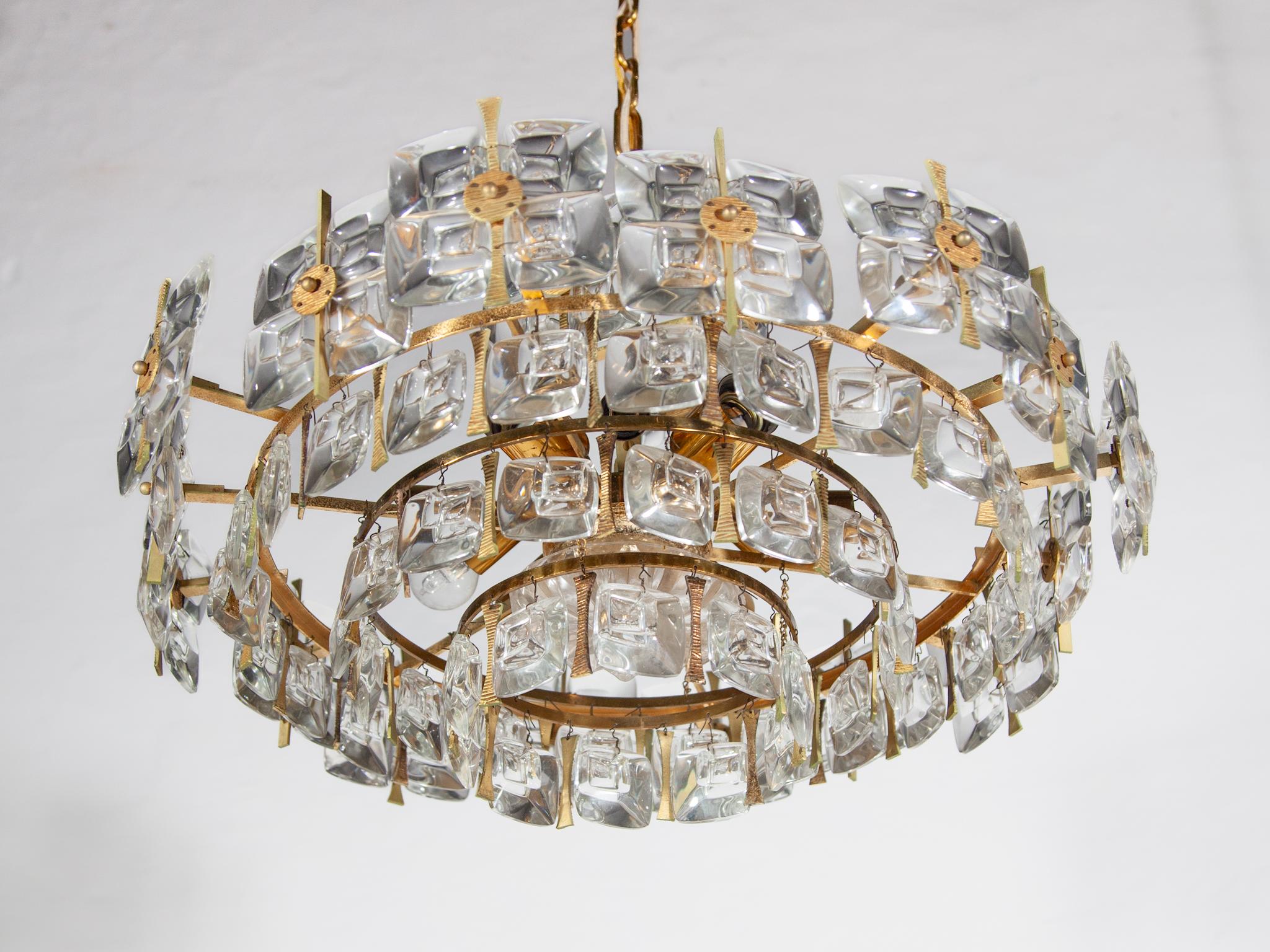 Palwa Large Chandelier, 1970s Chrystal Facetted and Brass, Germany In Good Condition For Sale In Antwerp, BE