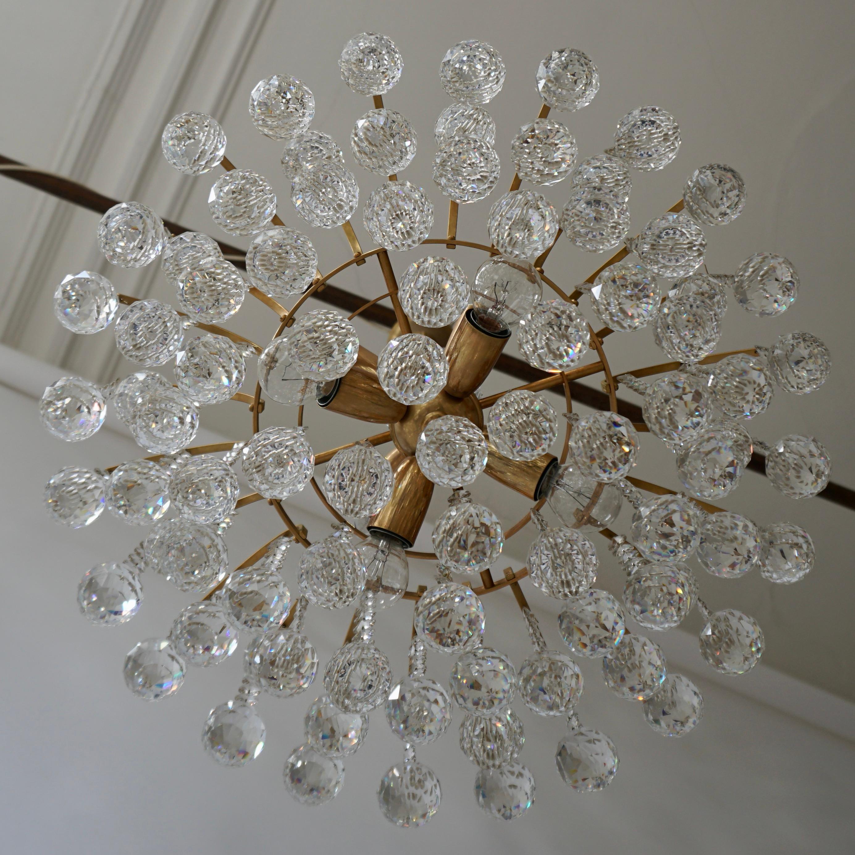 Palwa or Palme Gilt Brass Faceted Crystal Glass Chandelier, 1960-1970s For Sale 4