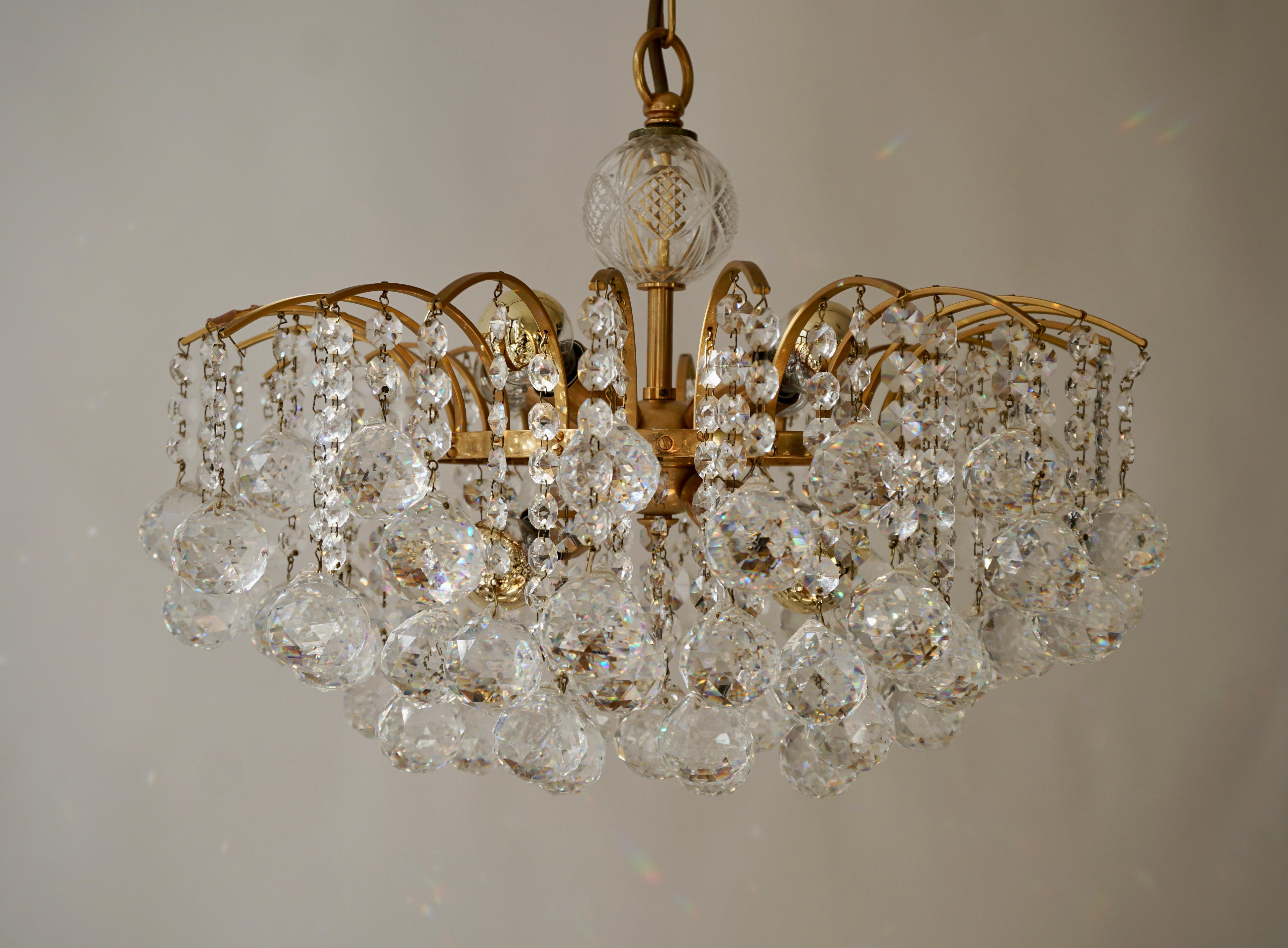 Palwa or Palme Gilt Brass Faceted Crystal Glass Chandelier, 1960-1970s For Sale 2