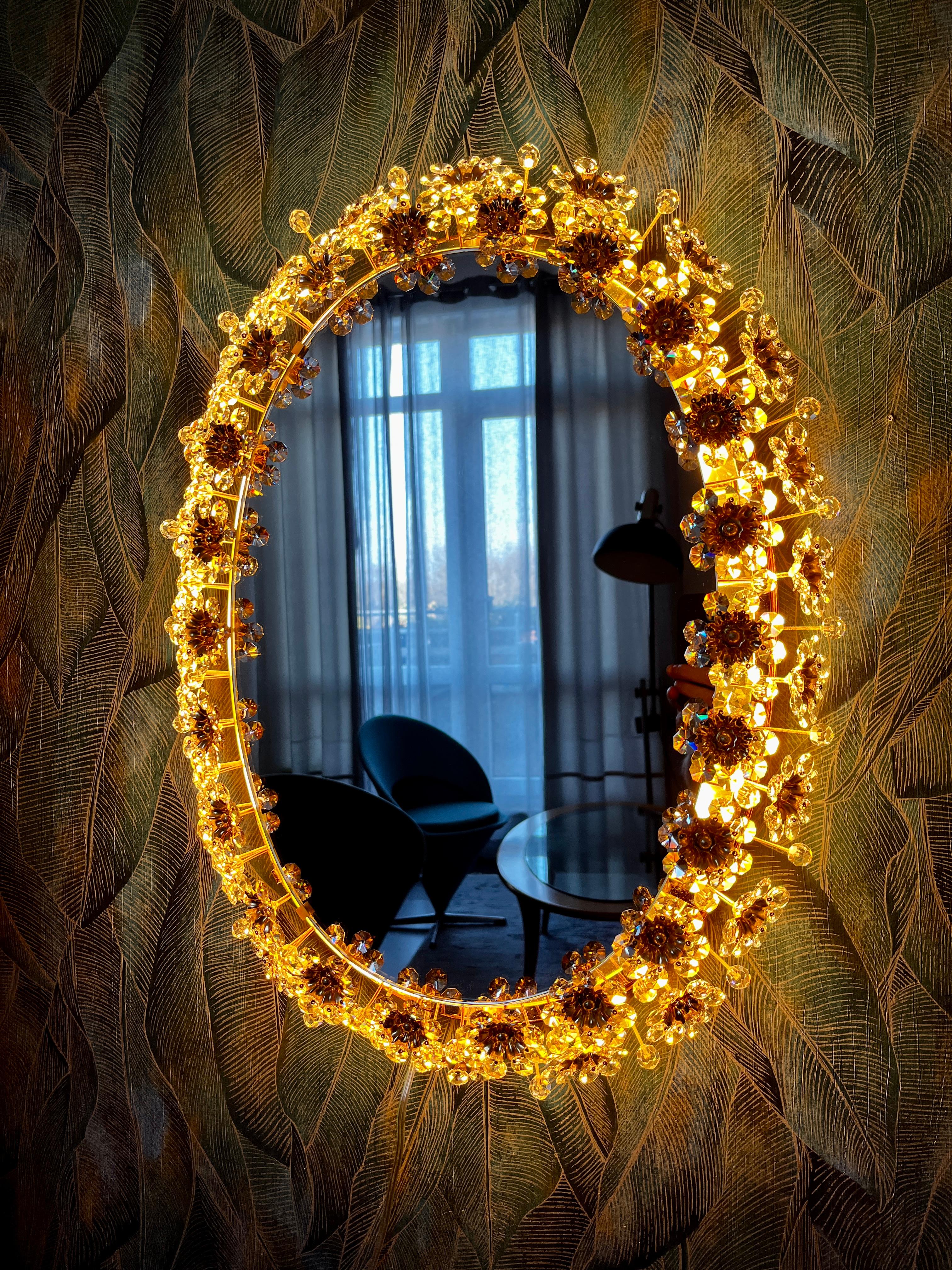 Palwa - Palme & Walter illuminated mirror For Sale 1