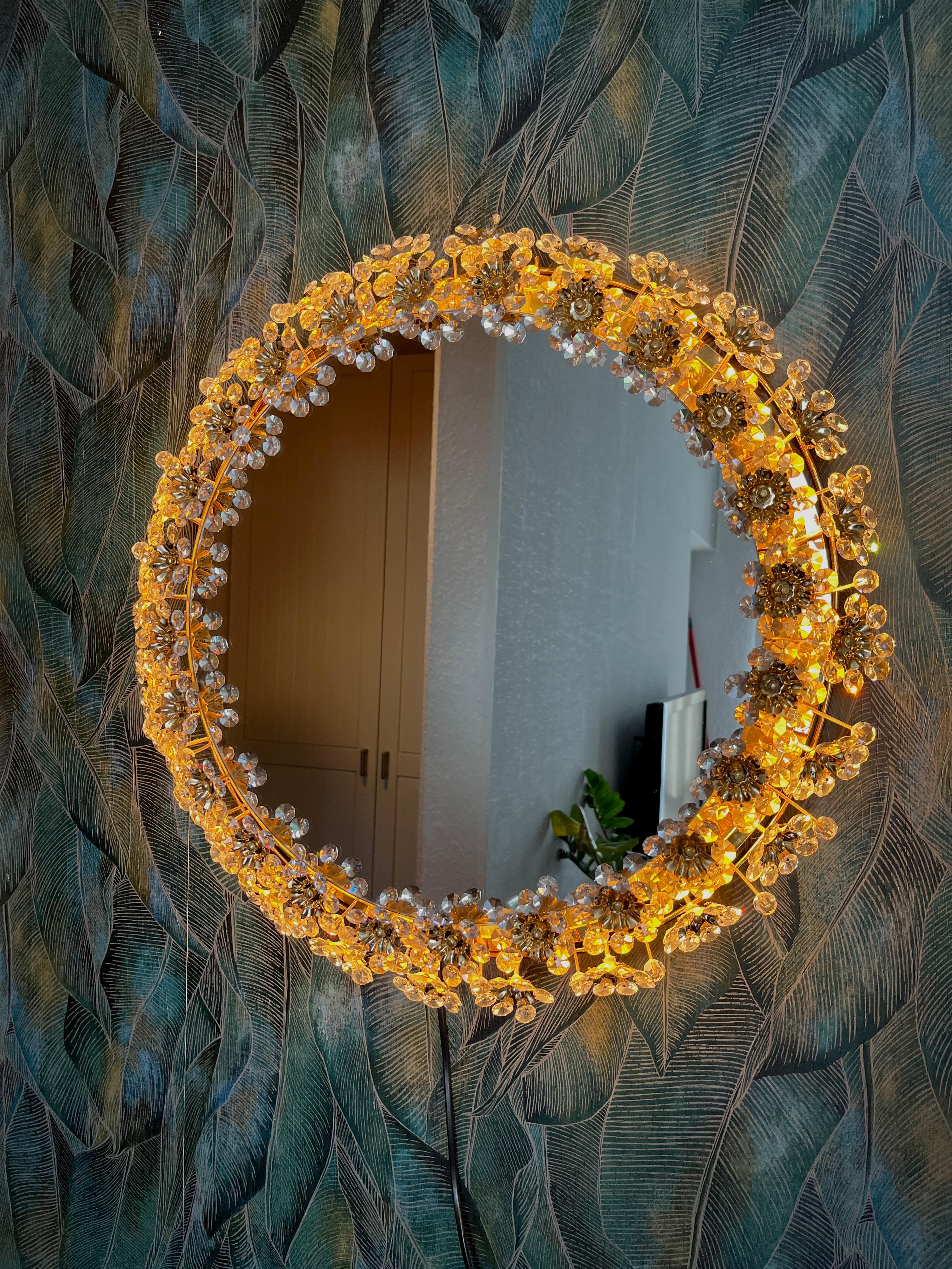 Palwa - Palme & Walter illuminated mirror For Sale 2