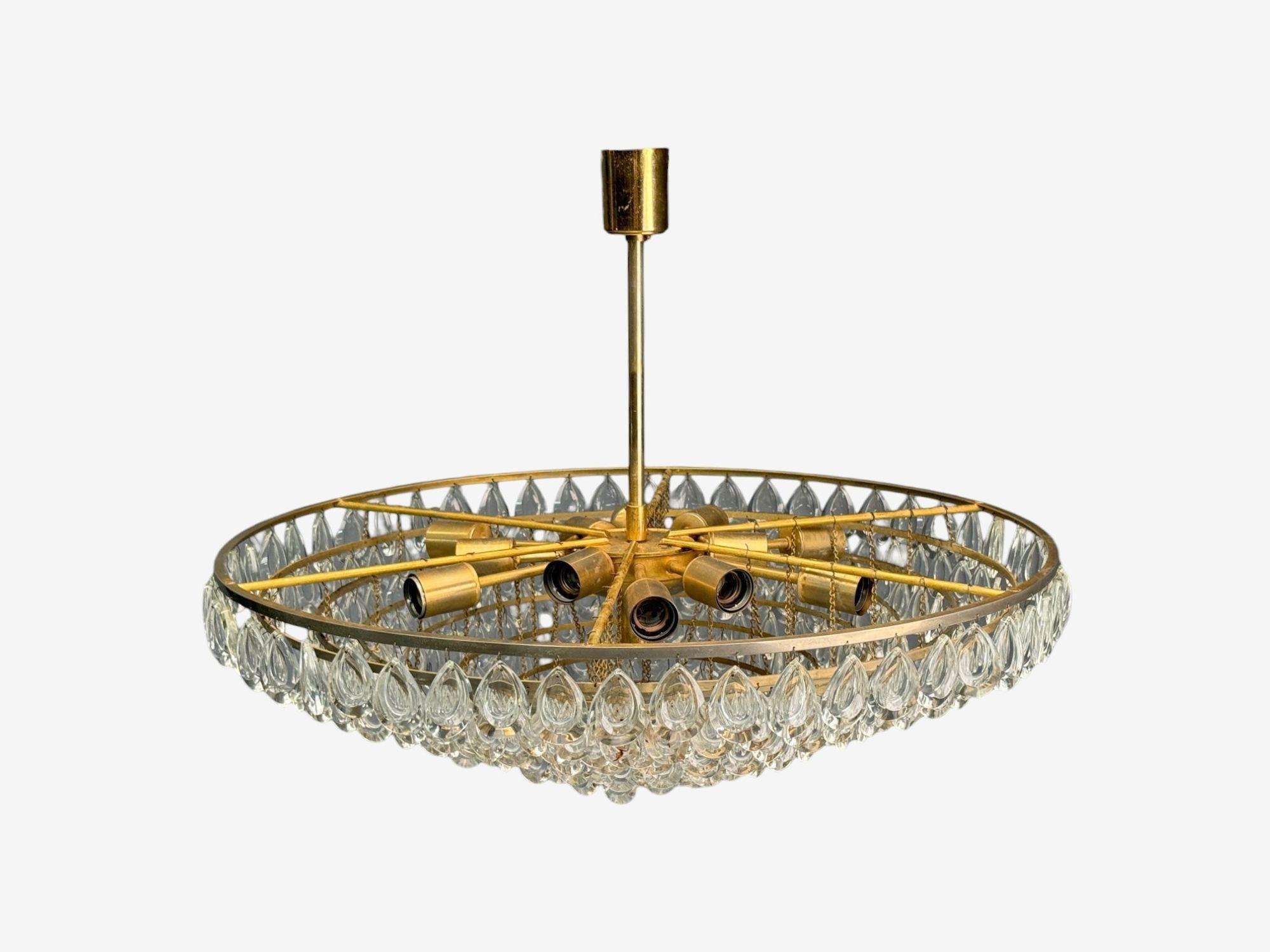 Palwa, Teardrop Glass, Brass, Tiered Chandelier, Germany, 1960s Bon état - En vente à Manhasset, NY