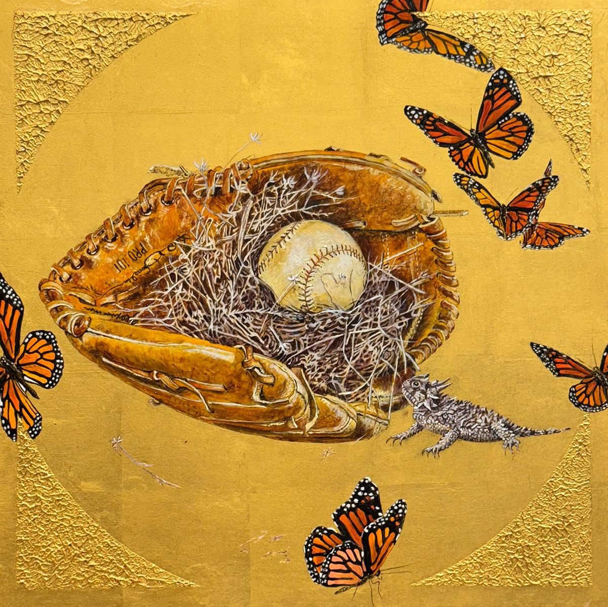 Catch - Peinture à l'huile sur feuille d'or 23k, nature morte, crapaud corné, monarque, baseball - Painting de Pam Burnley-Schol