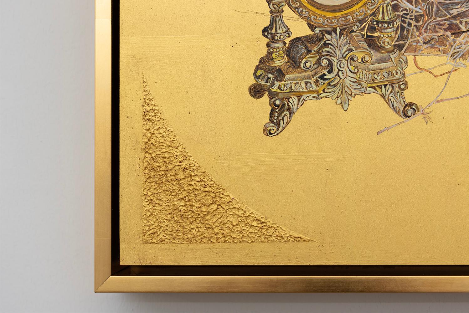 Kontinuum - Ölgemälde auf 23k Blattgold, Stillleben, Nest, Muschel, Prisma, Uhr im Angebot 4