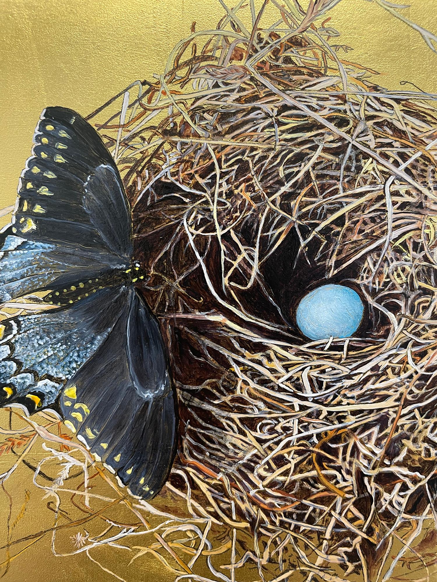 Nido: Colas de Golondrina Negras - Naturaleza Muerta Pintura al Óleo sobre Hoja de Oro, Mujer Artista - Painting Contemporáneo de Pam Burnley-Schol