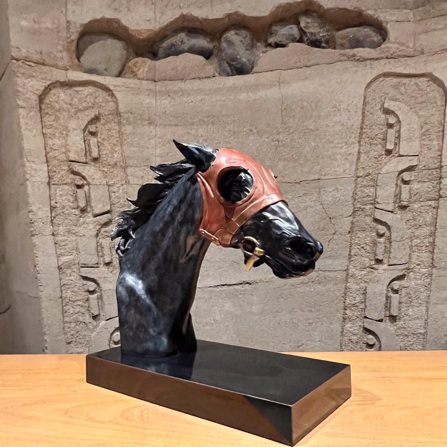 Scultura di cavallo da corsa in bronzo dello Studio Pam Foss (a) Gallery in vendita 5