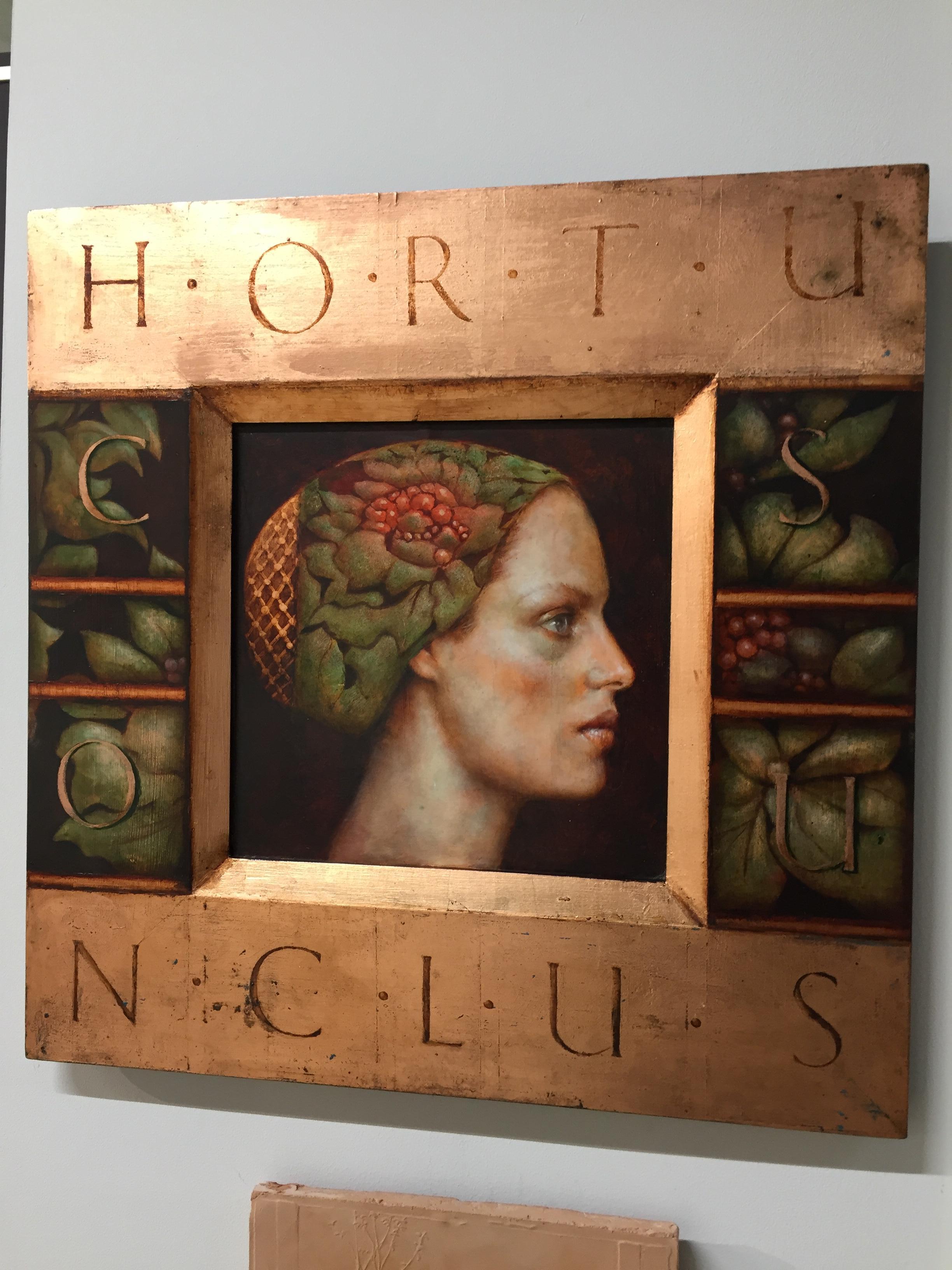 Hortus Conclusus- Zeitgenössisches Porträtgemälde eines Mädchens aus dem 21. – Painting von Pam Hawkes