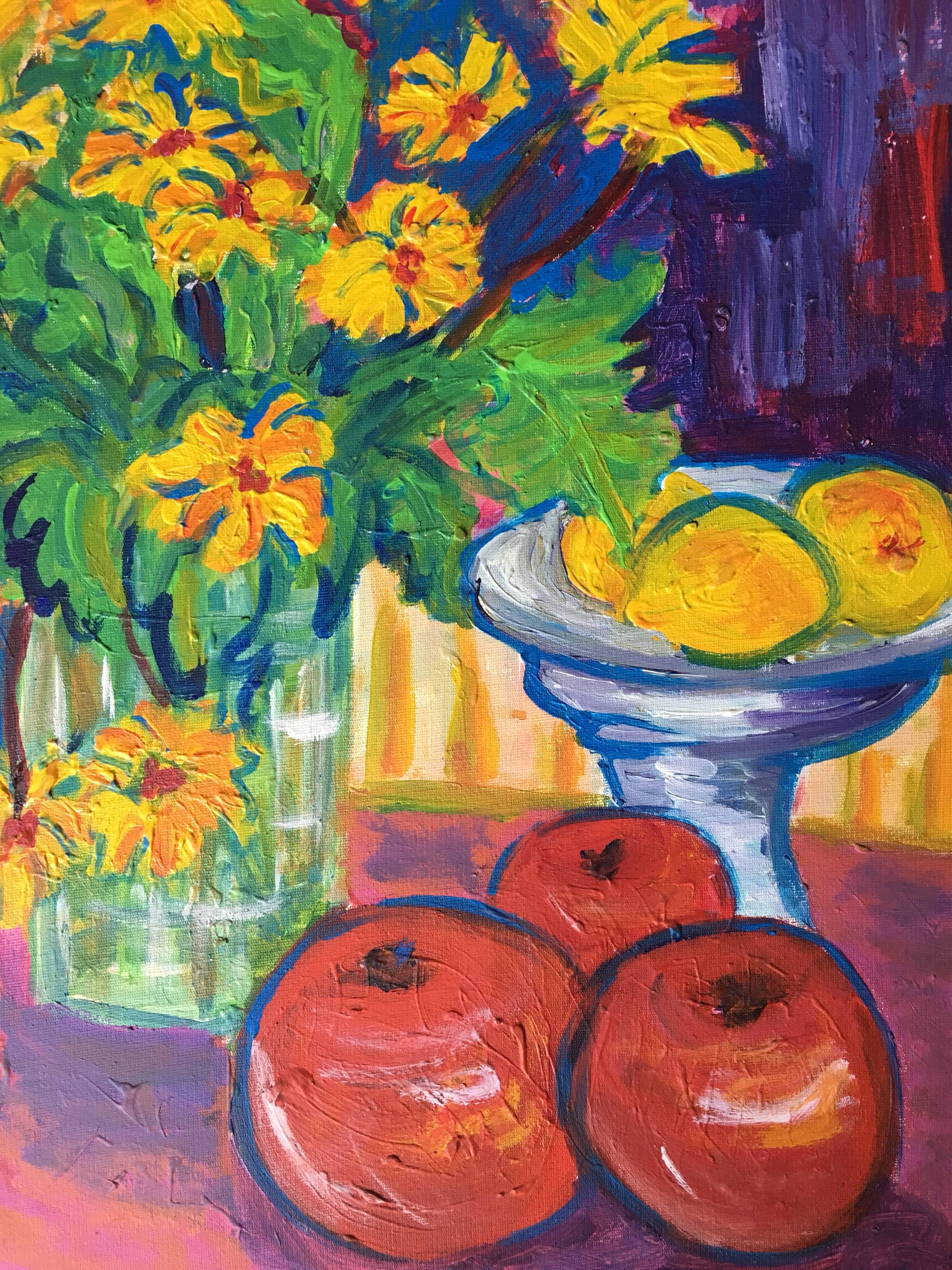 Impressionistisches Ölgemälde mit Gänseblümchen, Zitronen und Äpfeln
von Pamela Cawley, Britin, 20. Jahrhundert
ölgemälde auf Karton, ungerahmt
brett: 20 x 16 Zoll 

Beeindruckendes originales impressionistisches Ölgemälde der britischen Künstlerin