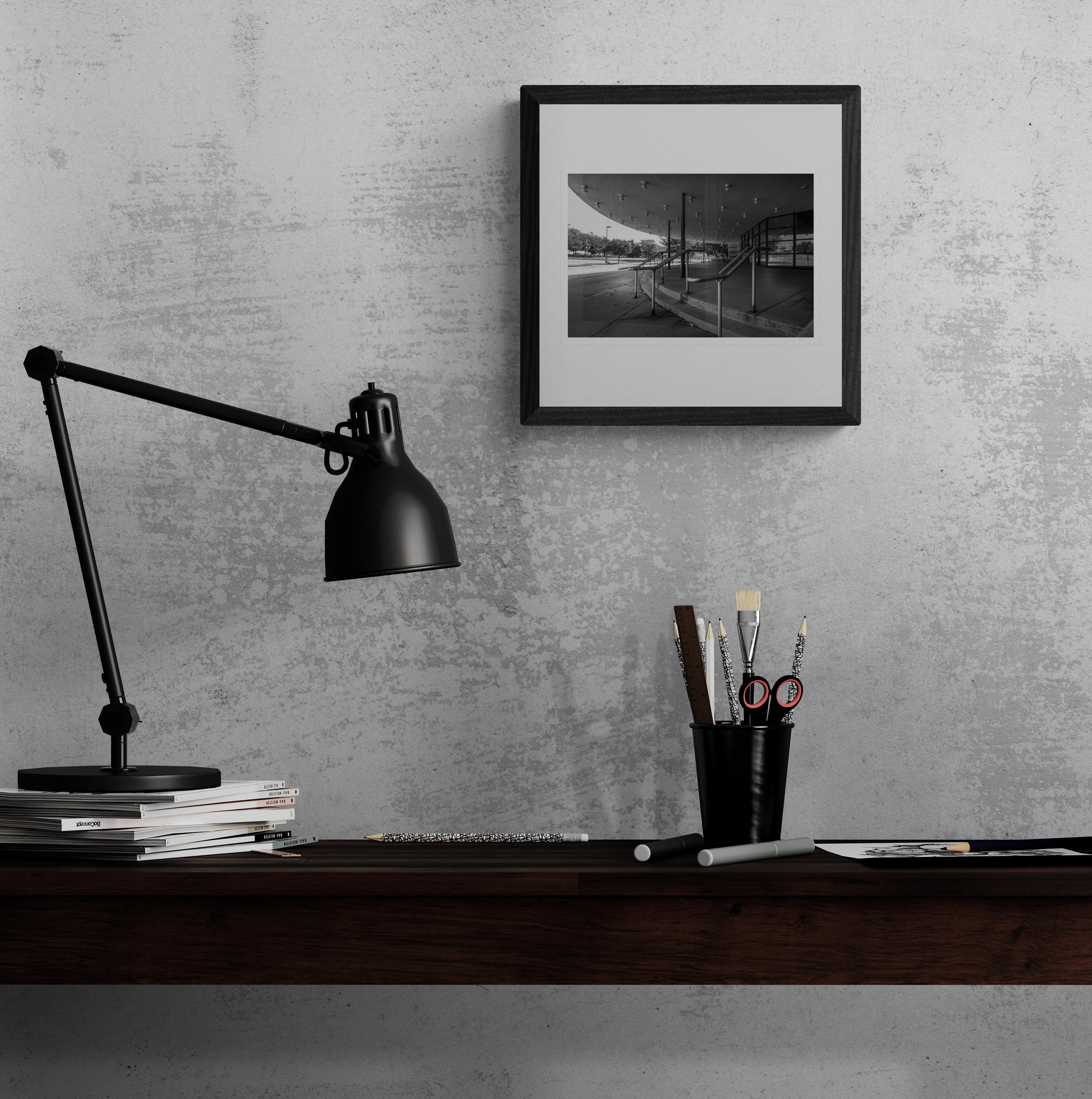 Forgotten Glamour (40% remise sur le prix affiché) - Contemporain Photograph par Pamela Cresswell