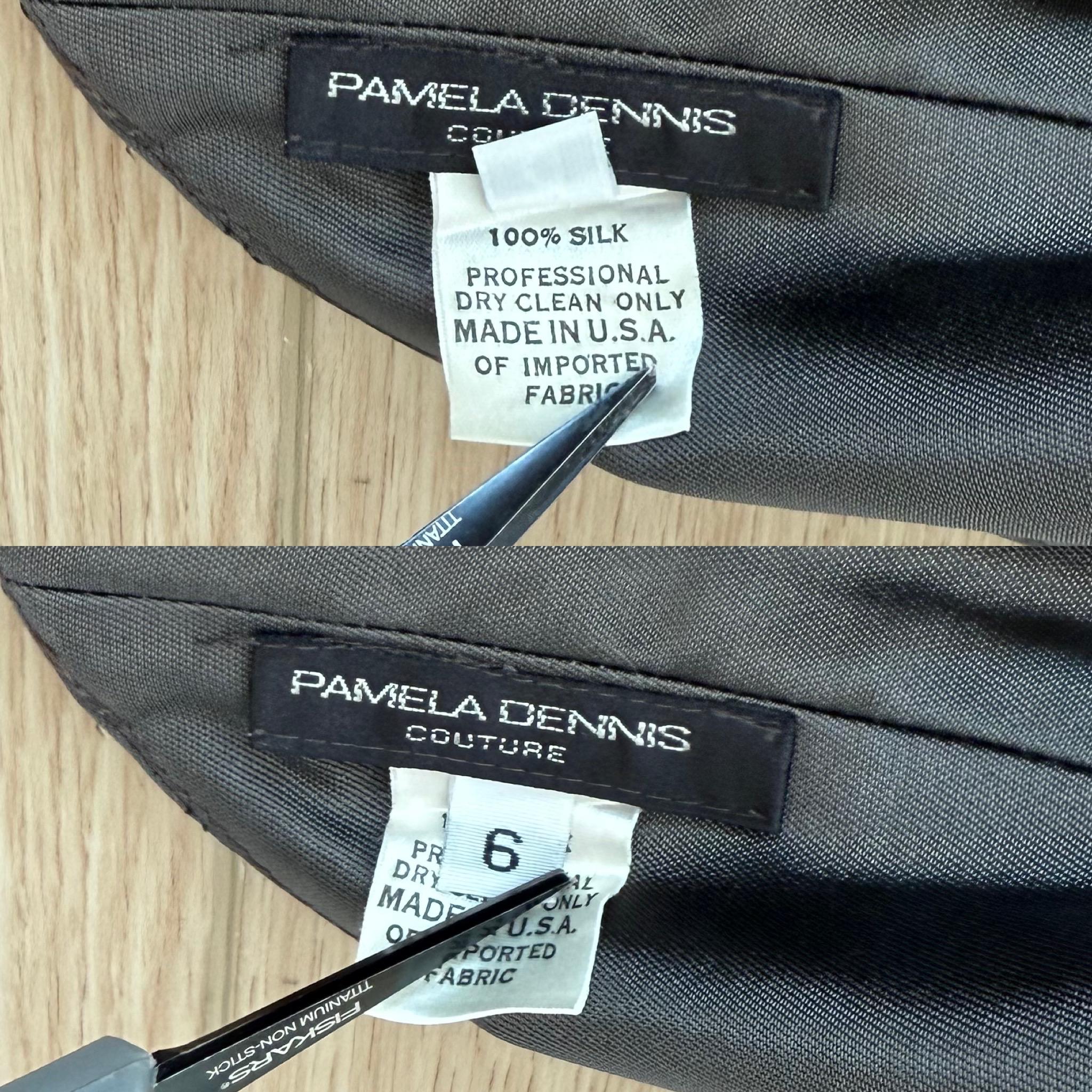 Pamela Dennis Costura
1990's
Vintage
100% seda gris
Lentejuelas y cuentas de colores
Talla 6
Buen estado vintage, sensación de desgaste
Medidas en centímetros en horizontal: largo 27, de fosa a fosa 16, la más pequeña de cintura 14

Venta final