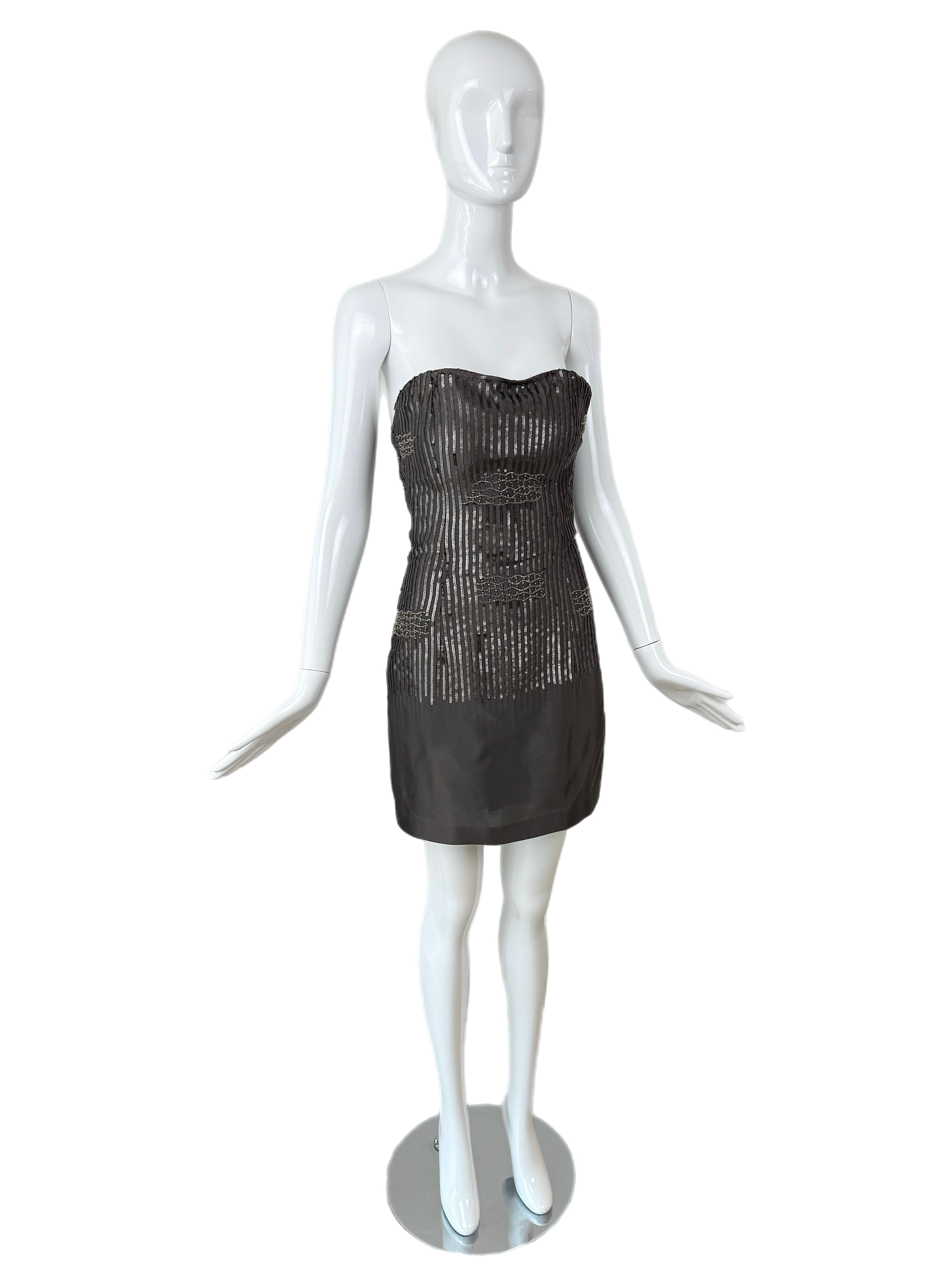 PAMELA DENNIS COUTURE Mini de seda gris vintage de los 90 con adornos Gris en venta