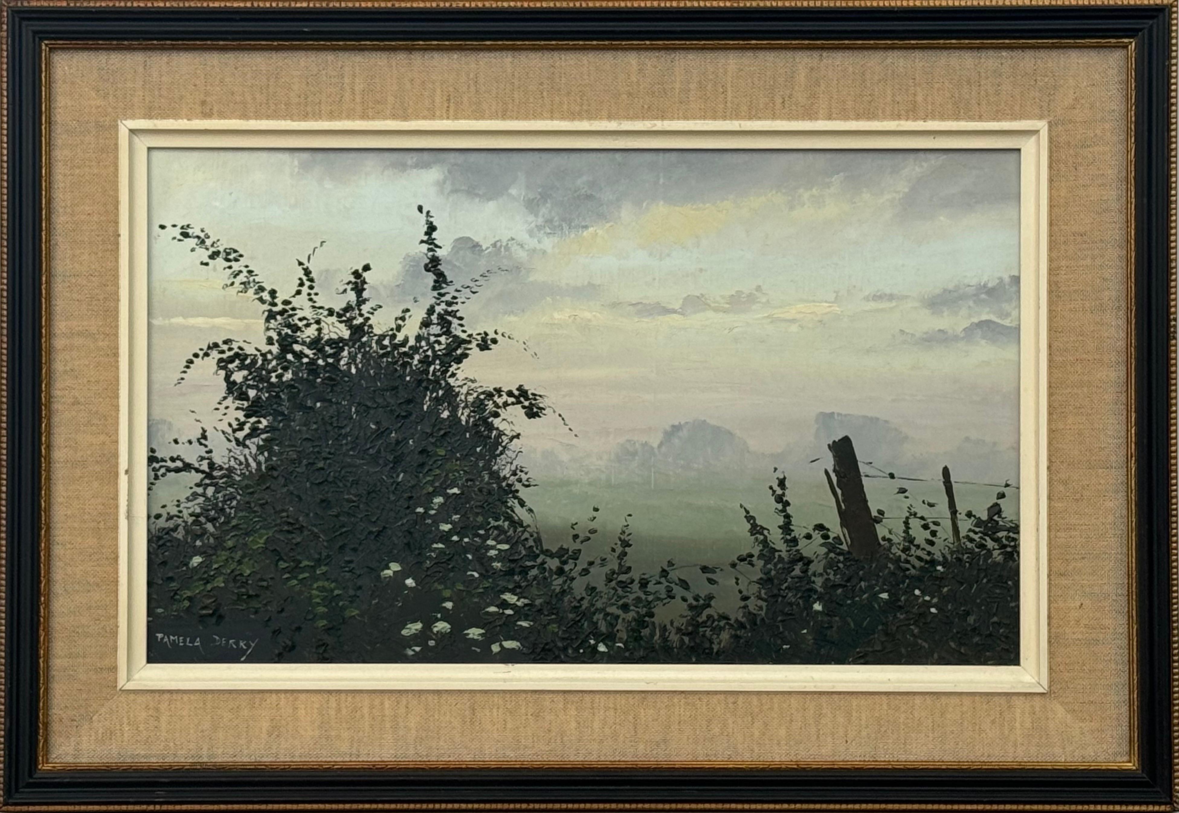 Siepi e campi con fiori selvatici in un paesaggio di campagna inglese nuvoloso - Mixed Media Art di Pamela Derry