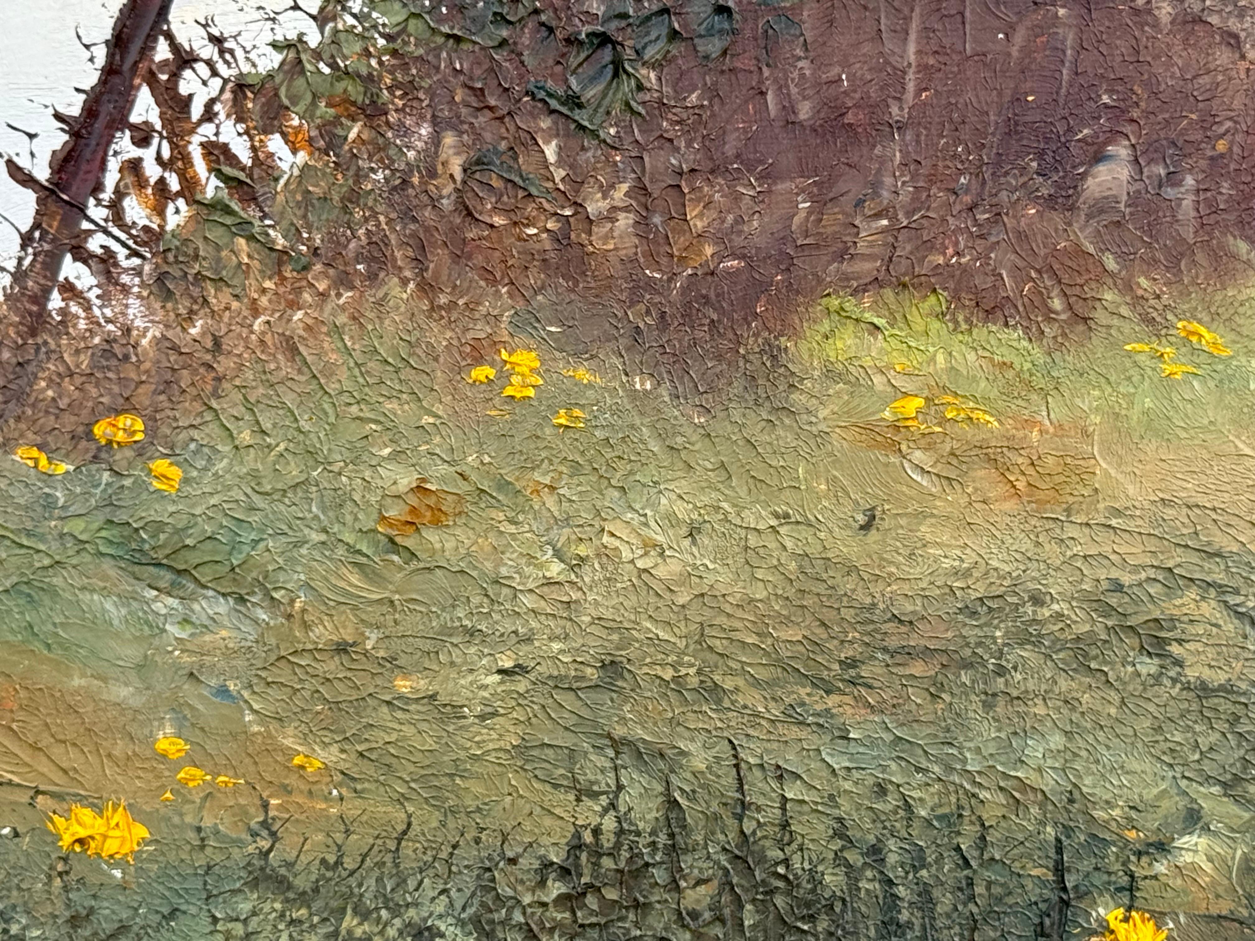 Serena mañana de campo con flores silvestres, valla rústica y luz suave y brumosa en venta 9