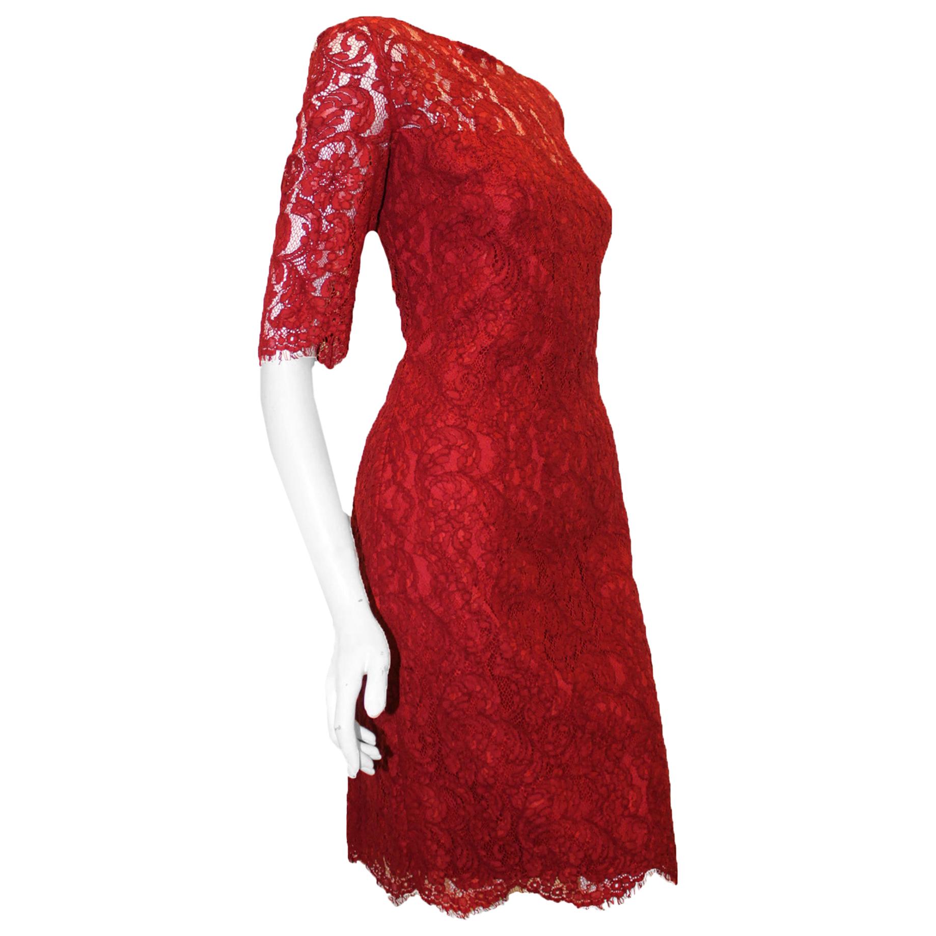 Pamella Roland Ruby Lace Scalloped Sleeves and Hem For Sale