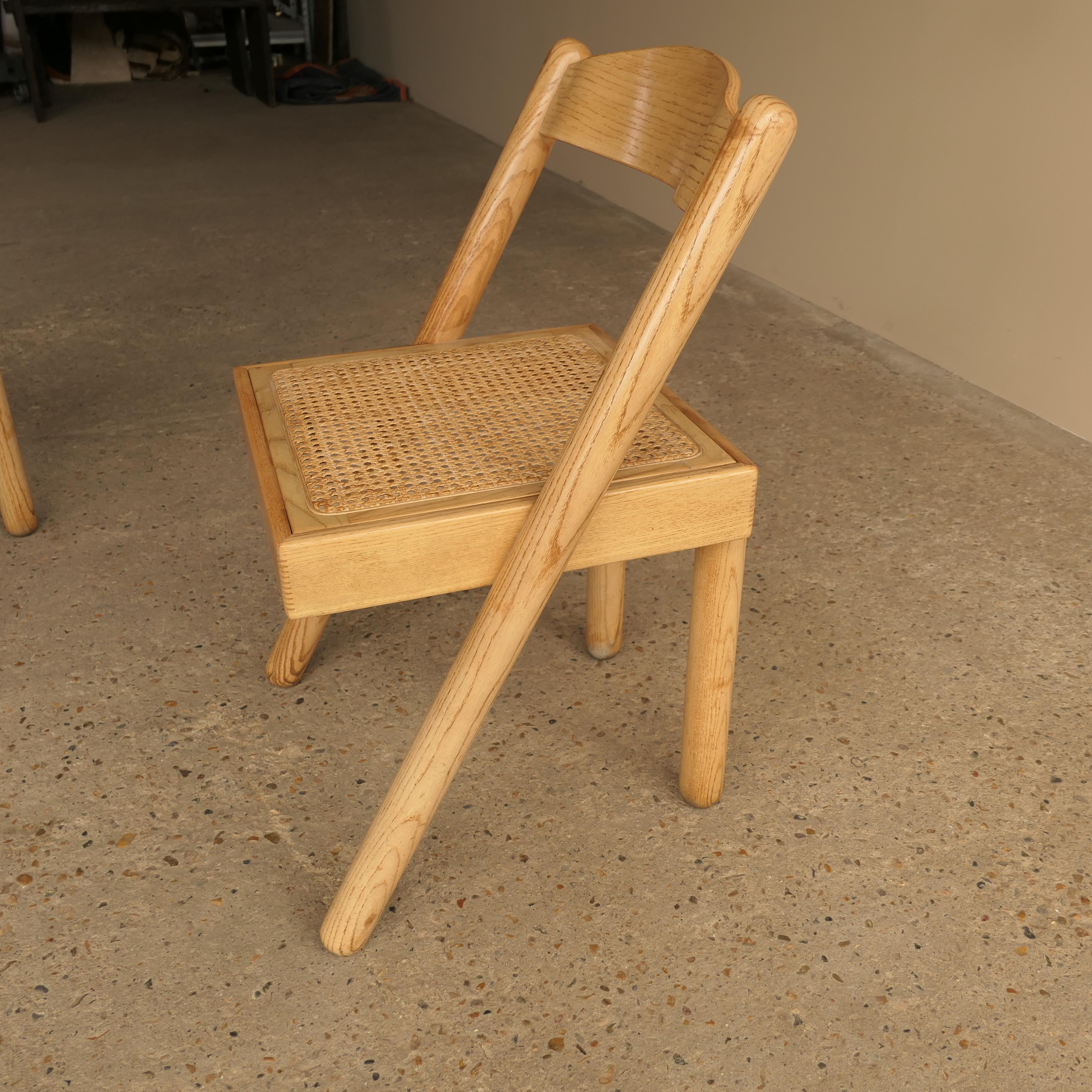 Pamio und Toso Rattan-Esszimmerstühle (Laminiert) im Angebot