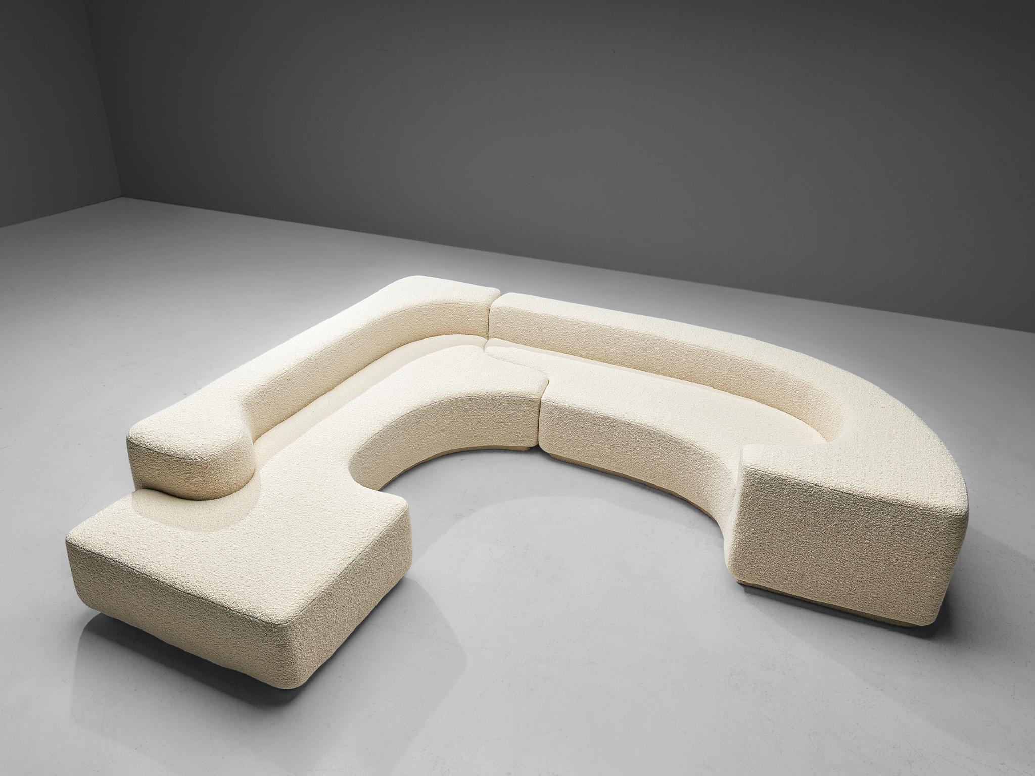 Roberto Pamio, Noti Massari and Renato Toso for Stilwood, modular sofa 'Lara,' in off-white Dedar bouclé Karakorum 001, Italy, 1958.

This sectional sofa is designed by Roberto Pamio, Noti Massari and Renato Toso for Stilwood. This two piece