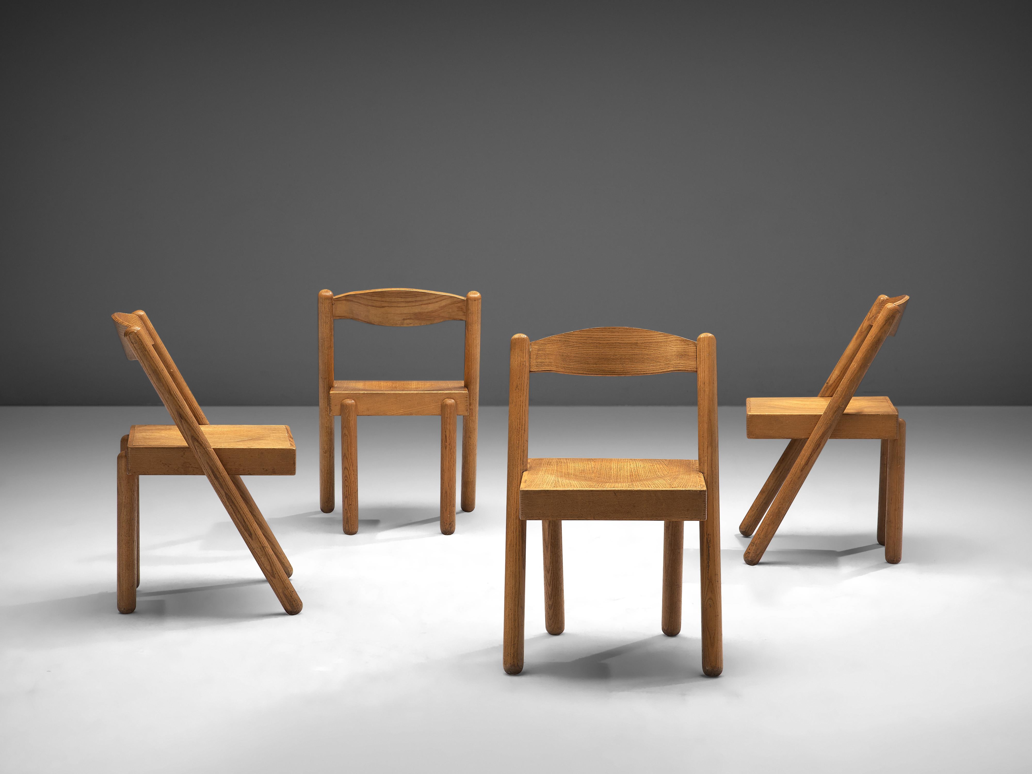Roberto Pamio and Renato Toso, set of four dining chairs model ‘Iva’, patinated ash, Italy, 1960s

This Italian set of 4 dining chairs was designed by Roberto Pamio and Renato Toso in the 1960s. The chair model ‘Iva’ is characterized by its