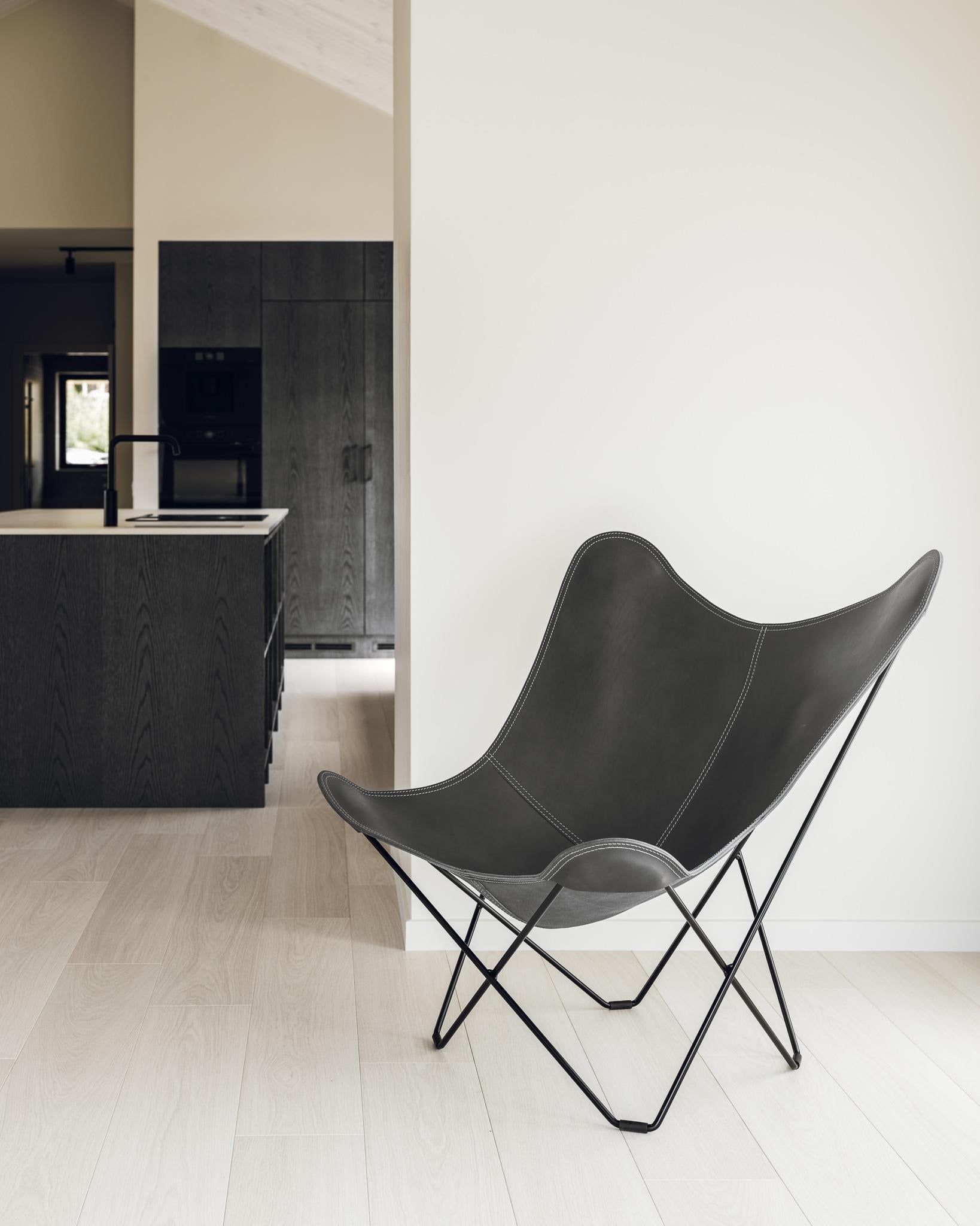 Metal Pampa Mariposa Lounge Chair by Cuero Design For Sale