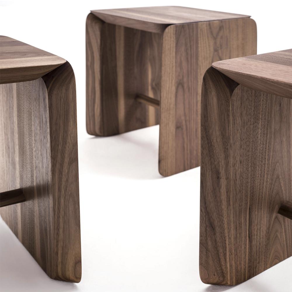 Pampa Stool in Solid Walnut Wood In New Condition For Sale In Paris, FR