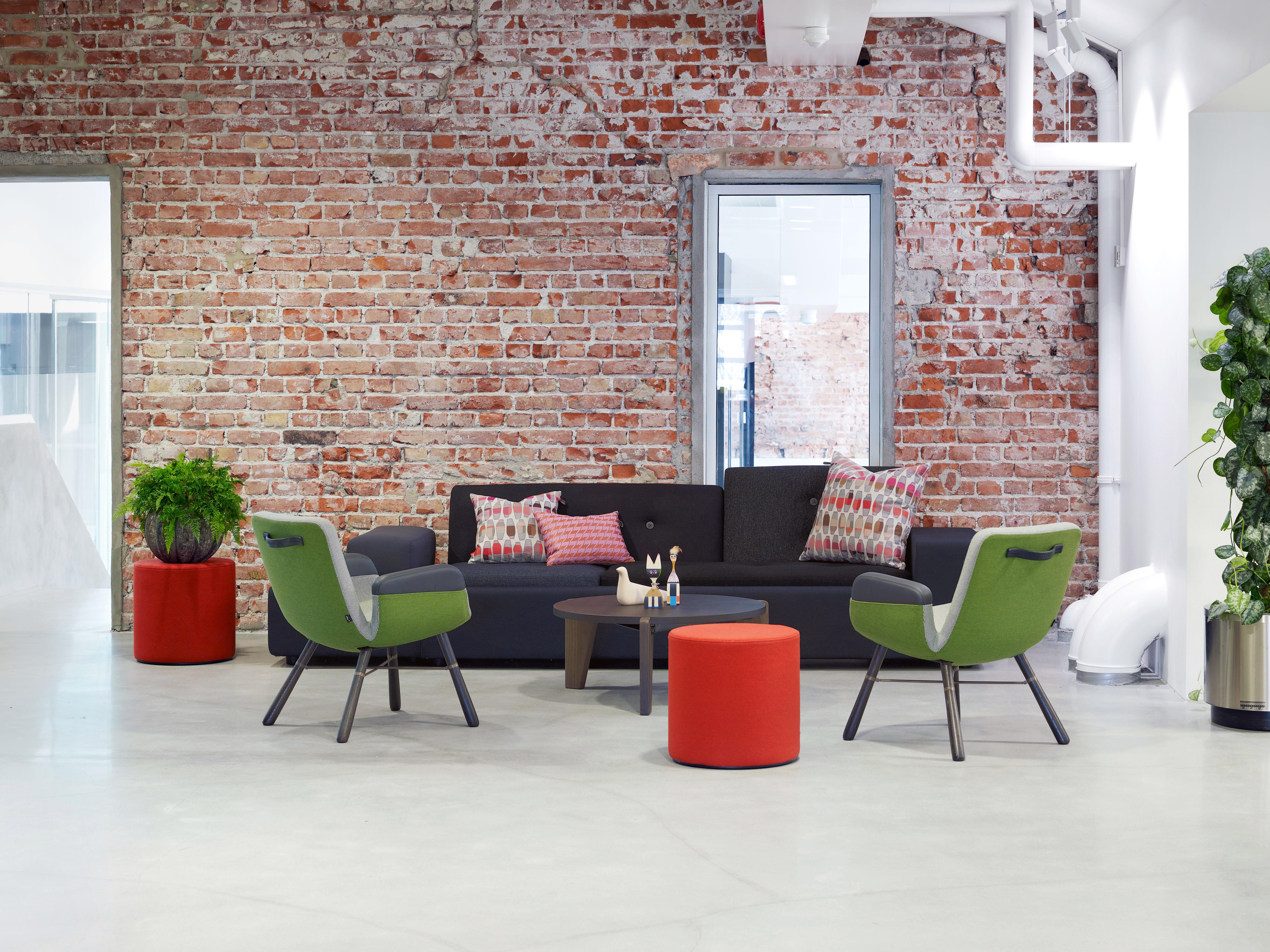 Jean Prouvé Guéridon Bas Coffee Table in Natural Oak for Vitra In New Condition In Glendale, CA