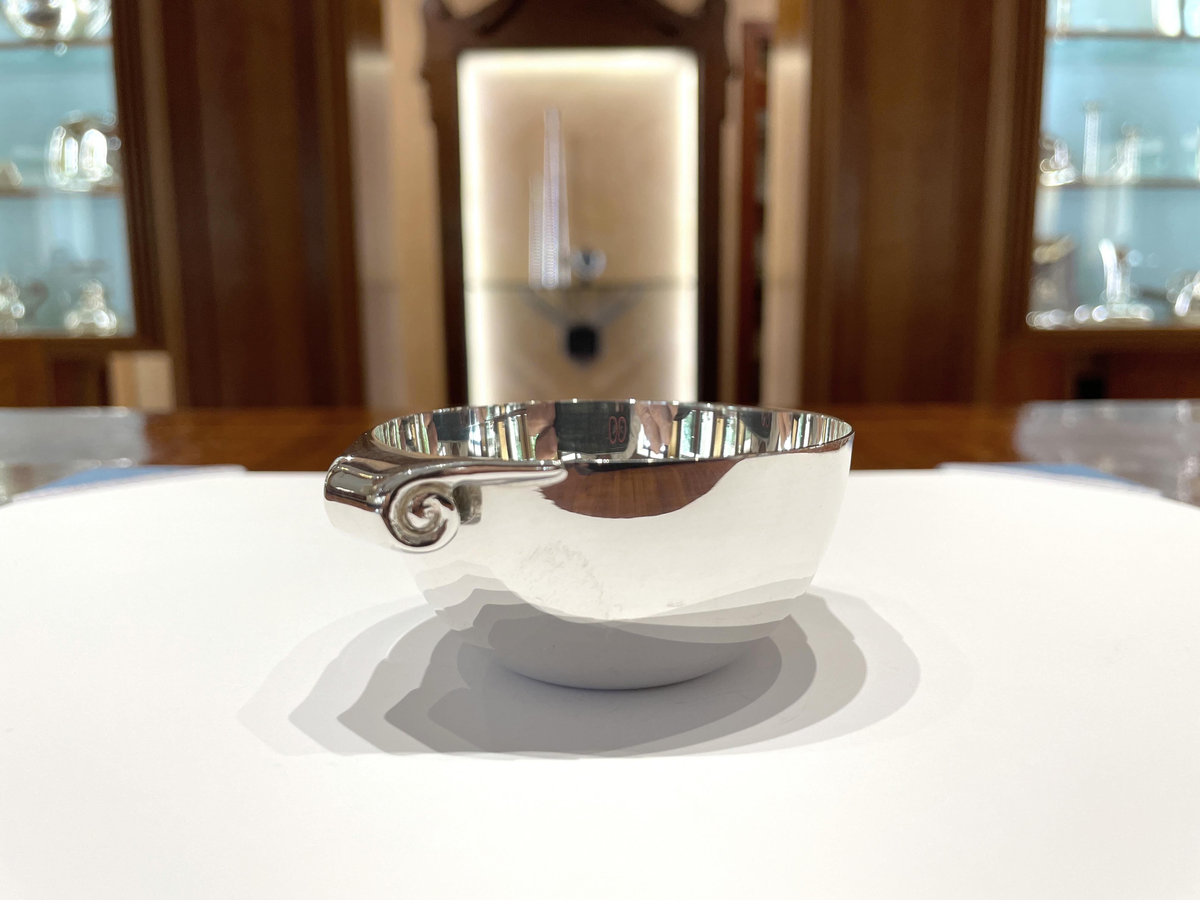 Moderno Pampaloni mini vaso in argento sterling in vendita