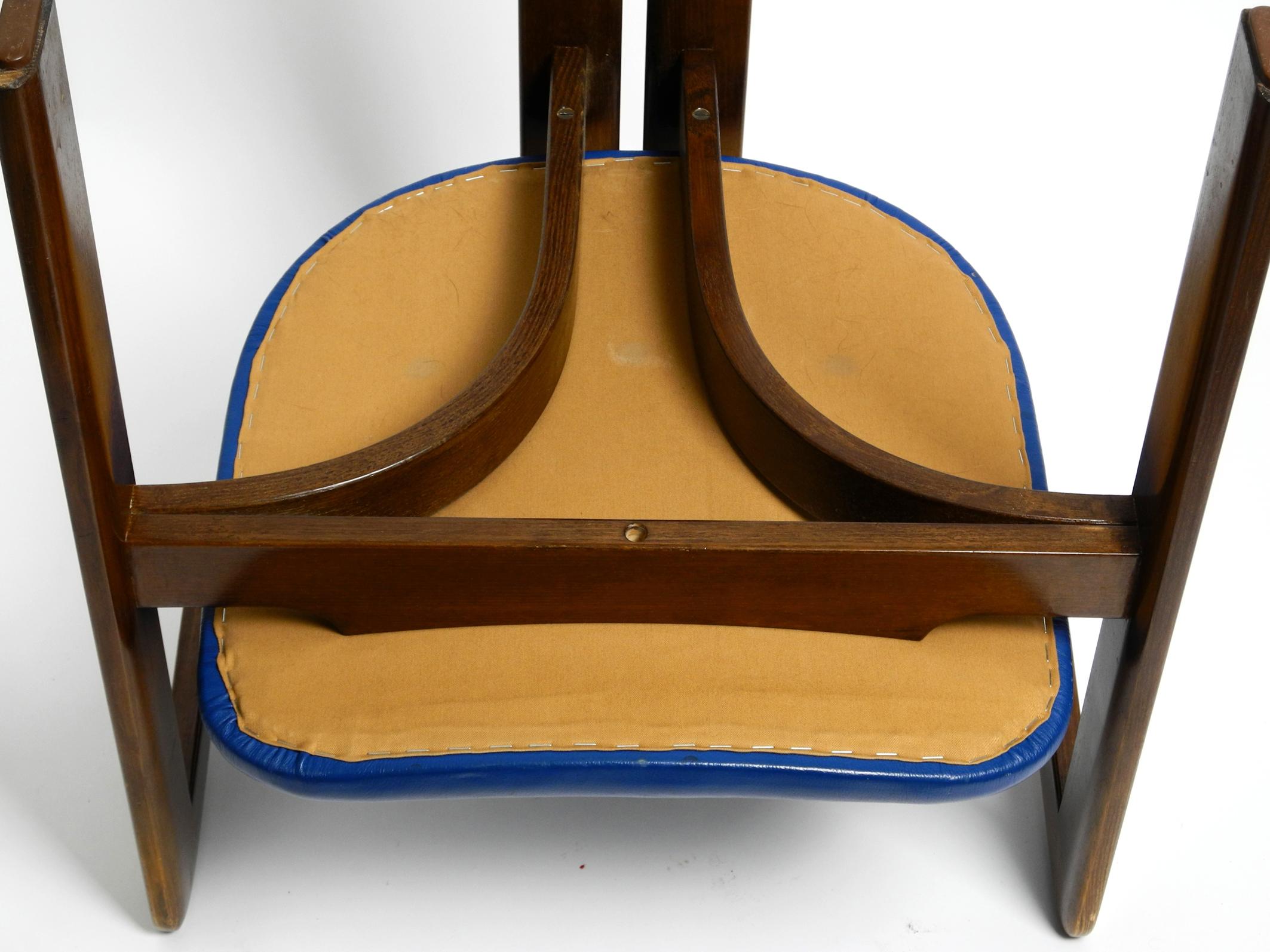 Chaise Pamplona d'Augusto Savini pour Pozzi, tapissée de cuir bleu 4