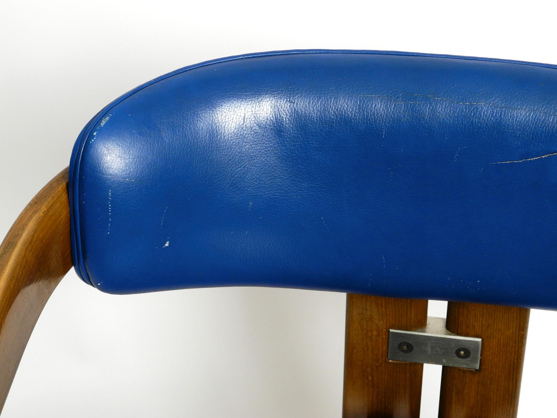 Chaise Pamplona d'Augusto Savini pour Pozzi, tapissée de cuir bleu 7