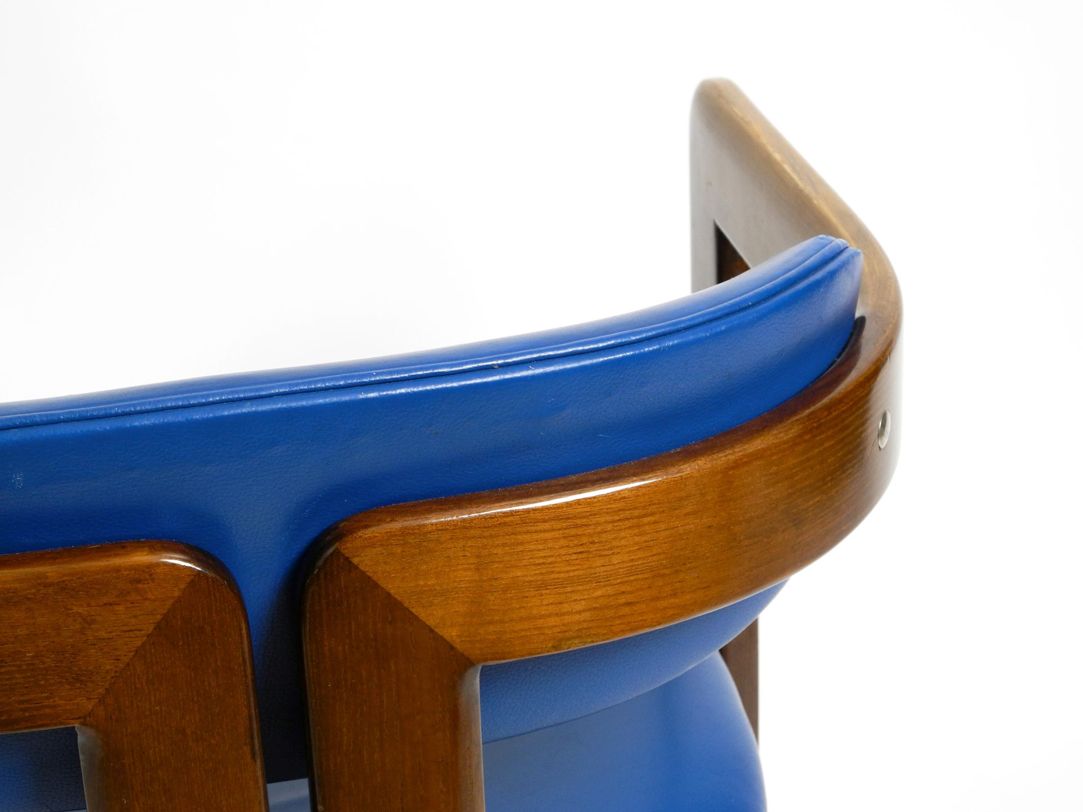 Chaise Pamplona d'Augusto Savini pour Pozzi, tapissée de cuir bleu 8