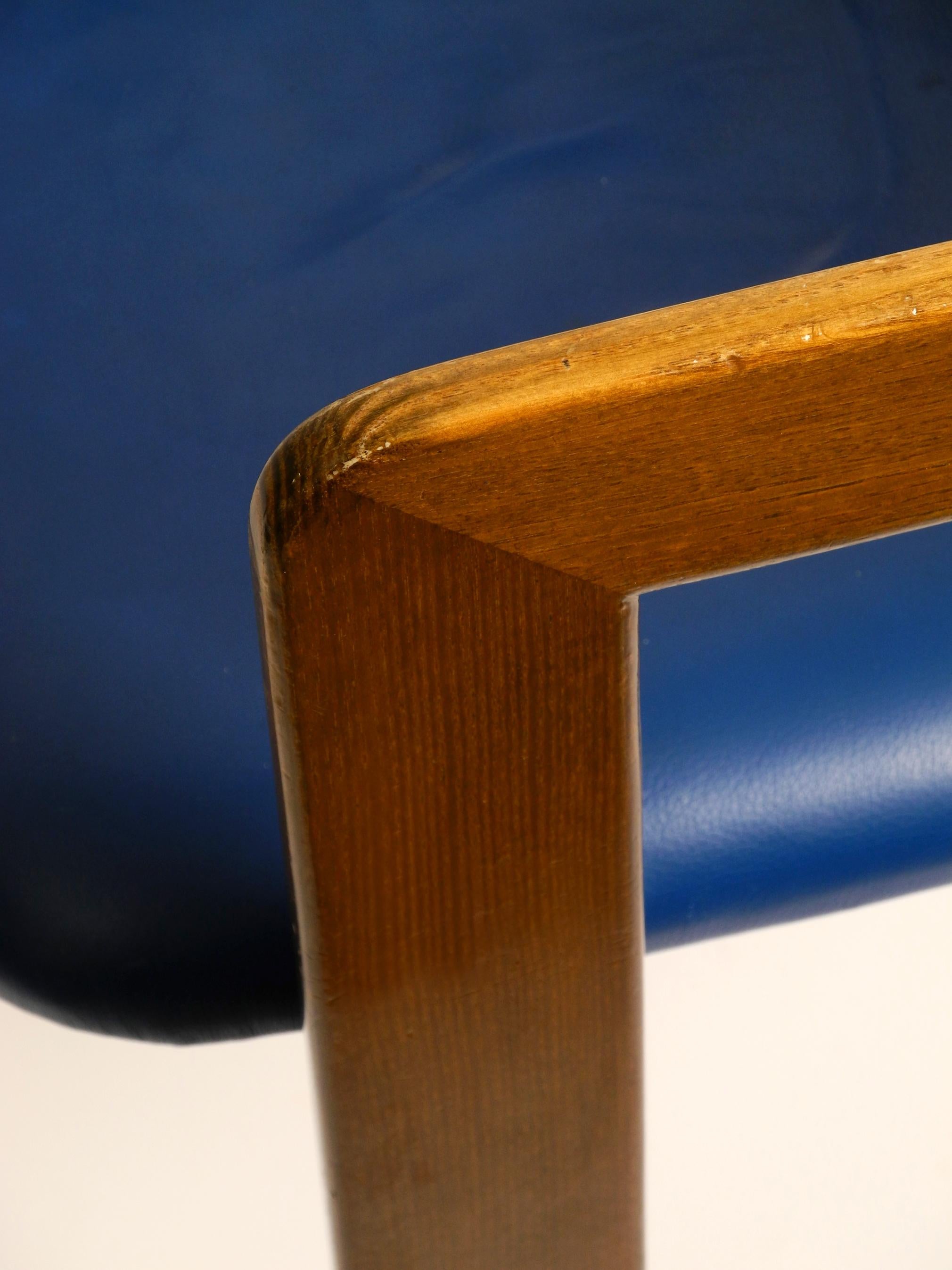 Chaise Pamplona d'Augusto Savini pour Pozzi, tapissée de cuir bleu 2