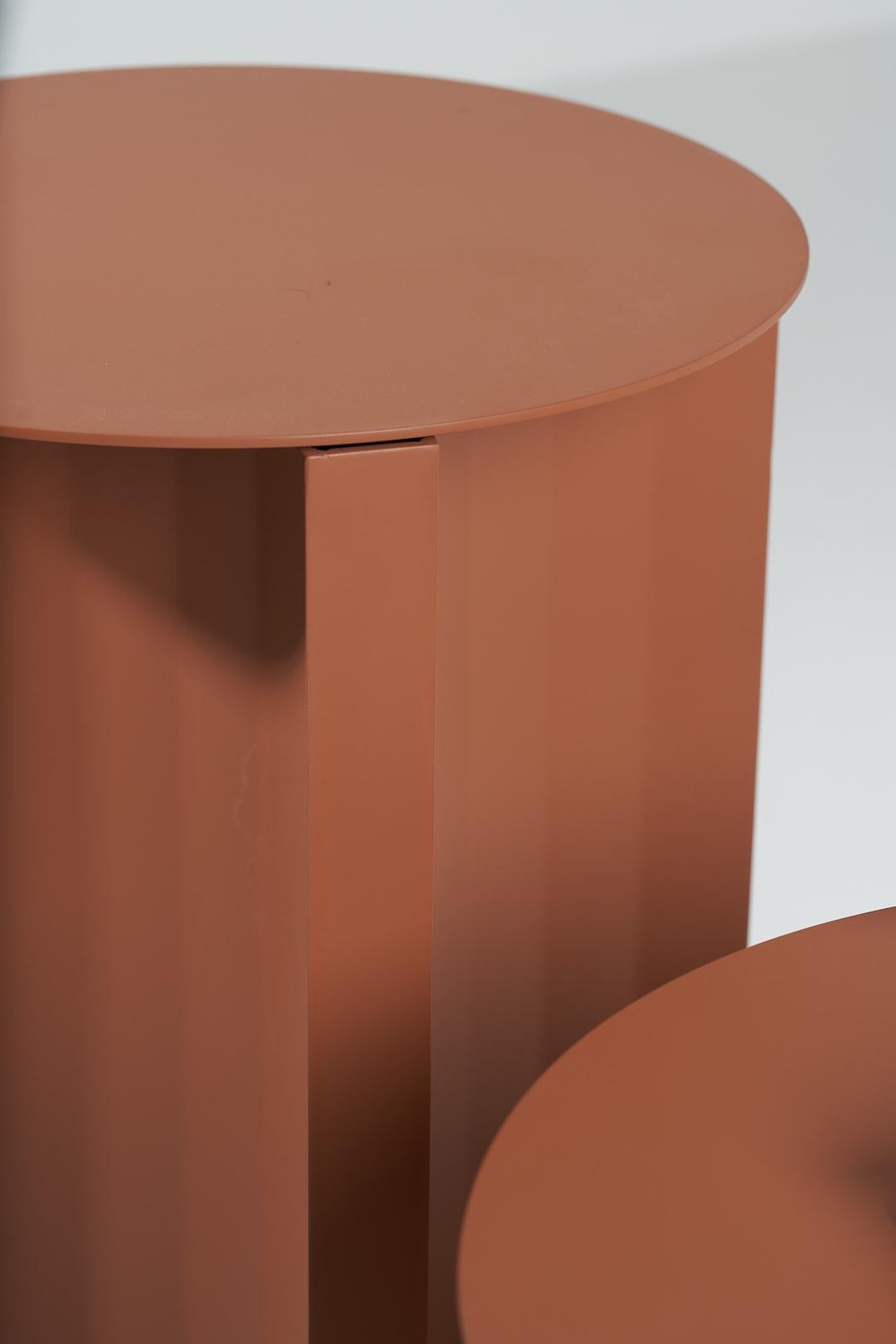 Pampulha Kollektion, Terrakotta-Beistelltische aus Stahl (Set von 2) im Angebot 3