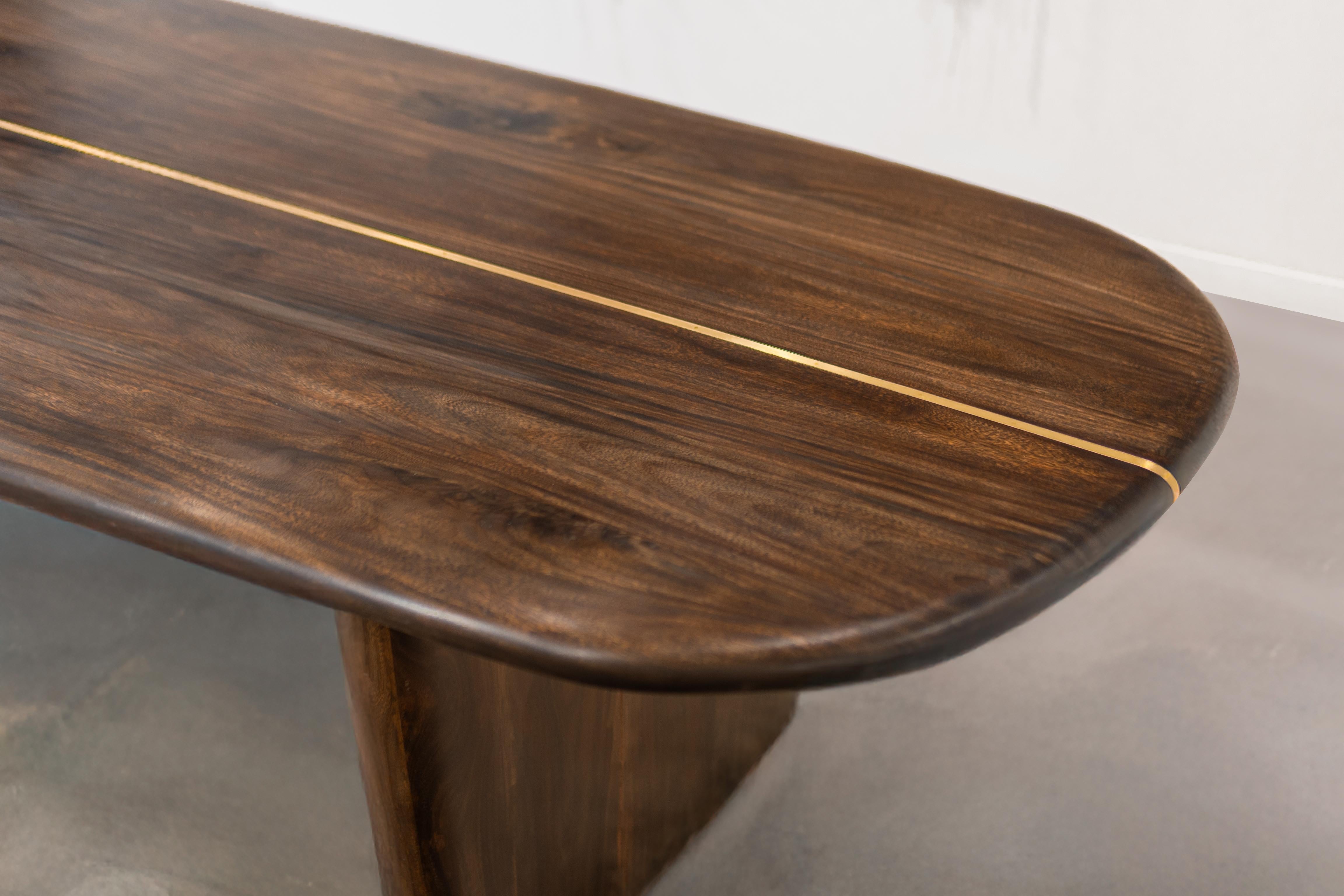 Mesa Pamunu, única en su especie, madera de Nedun, incrustaciones de latón macizo, hecha a mano en venta 3