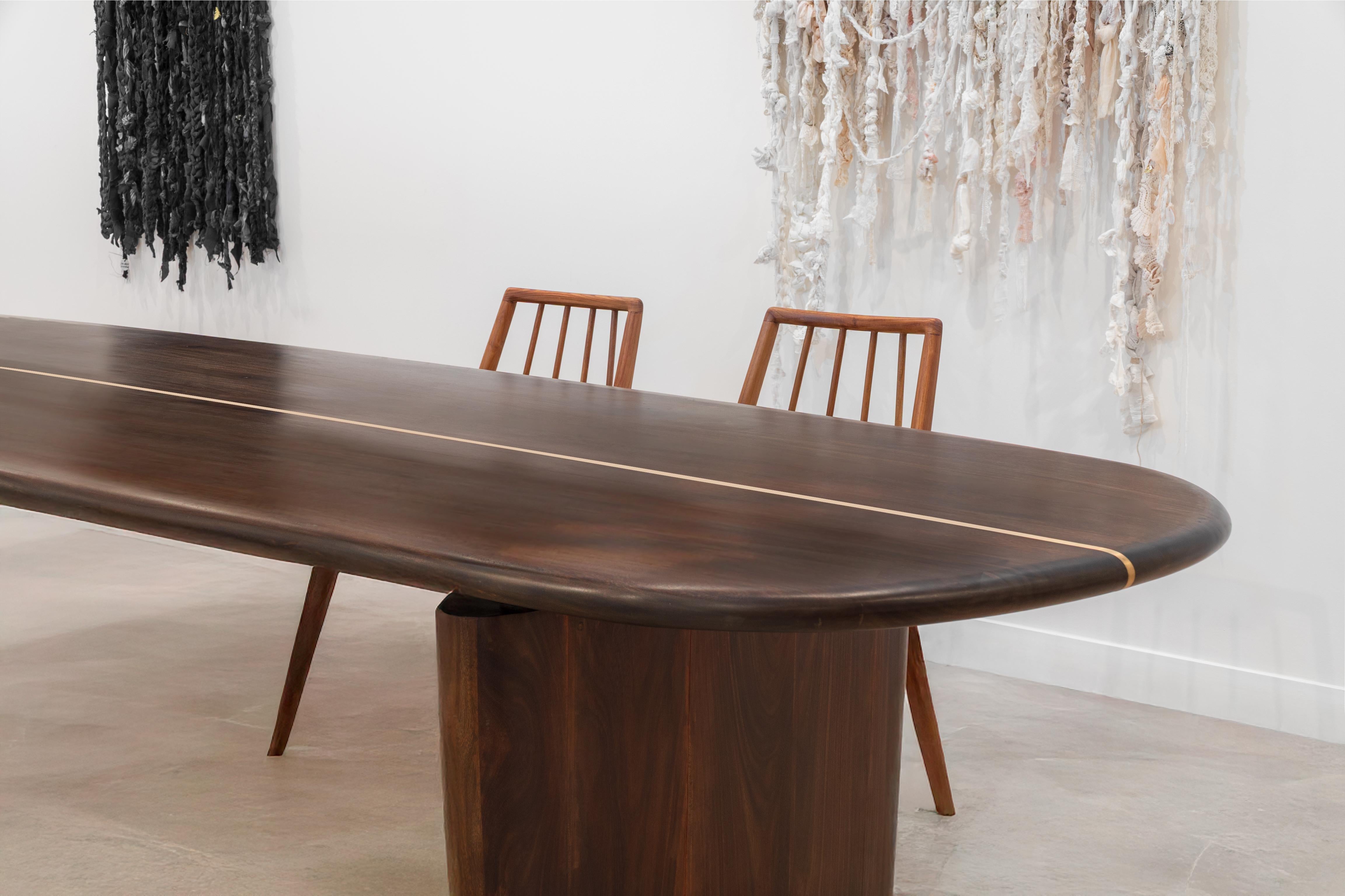 Mesa Pamunu, única en su especie, madera de Nedun, incrustaciones de latón macizo, hecha a mano en venta 2