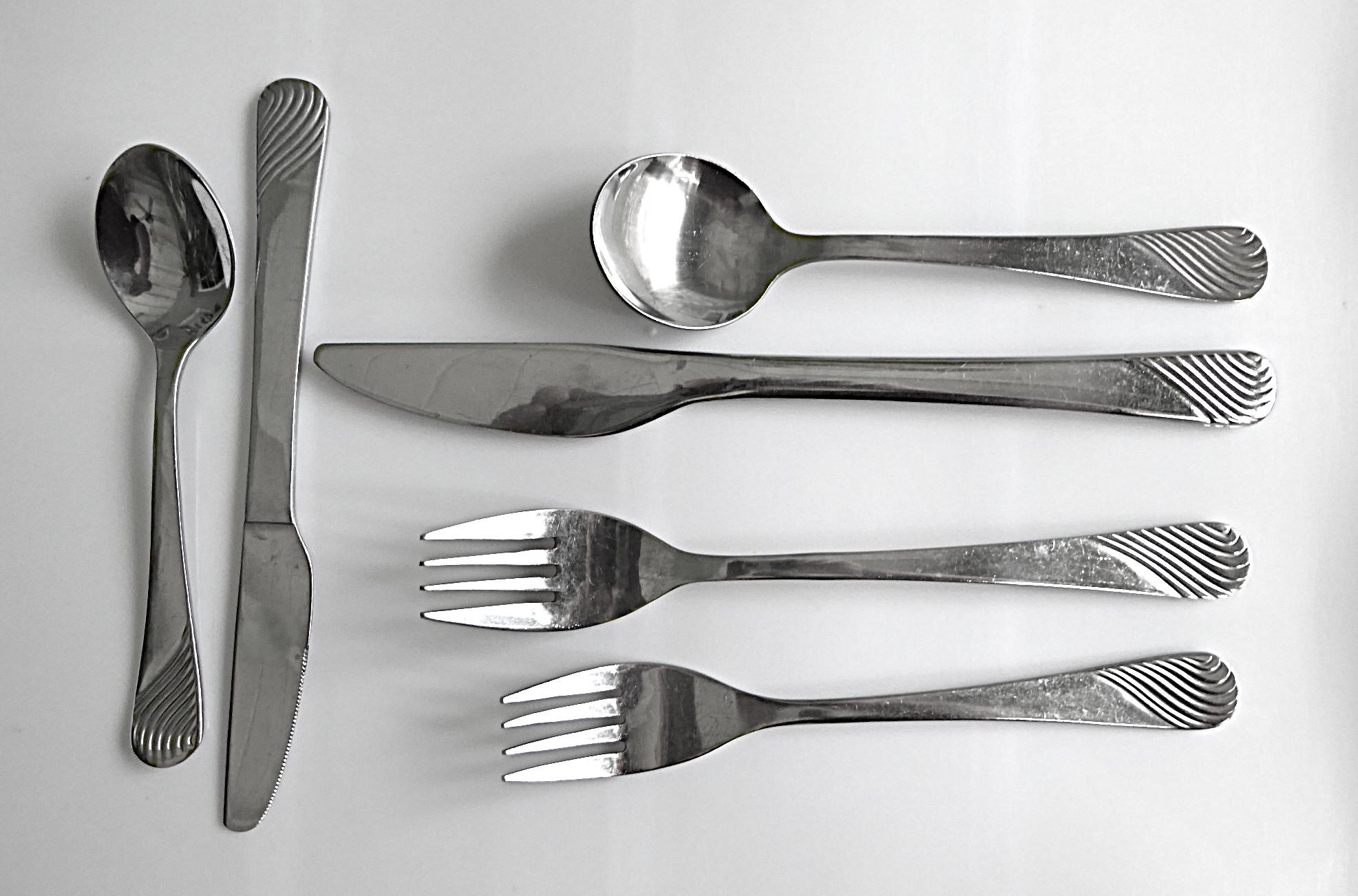 Pan Am World Airways 1980s Stainless Infinity Logo Besteck 4 Sets 24 tlg. (Mexikanisch) im Angebot