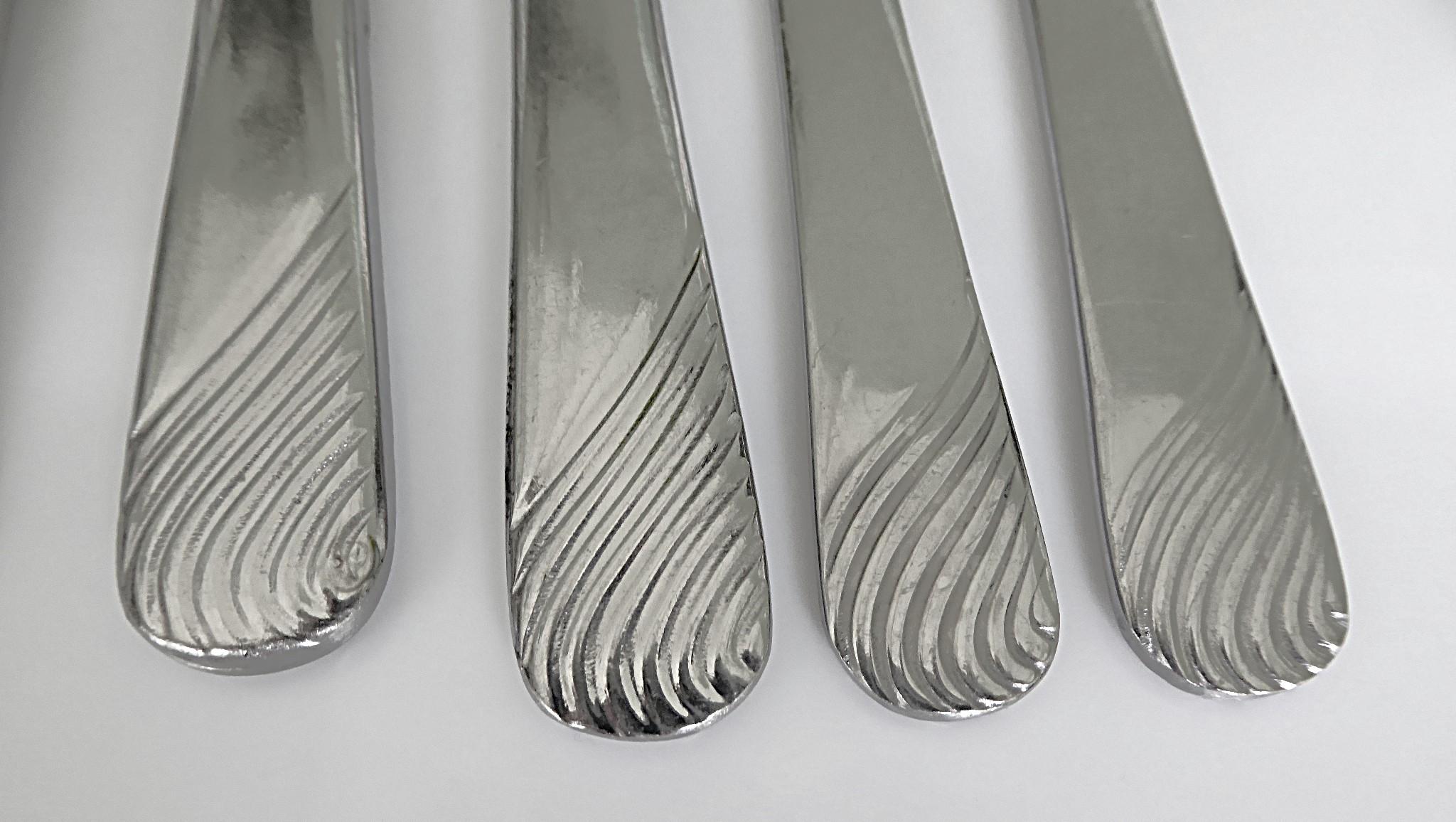 Pan Am World Airways 1980s Stainless Infinity Logo Besteck 4 Sets 24 tlg. (Edelstahl) im Angebot