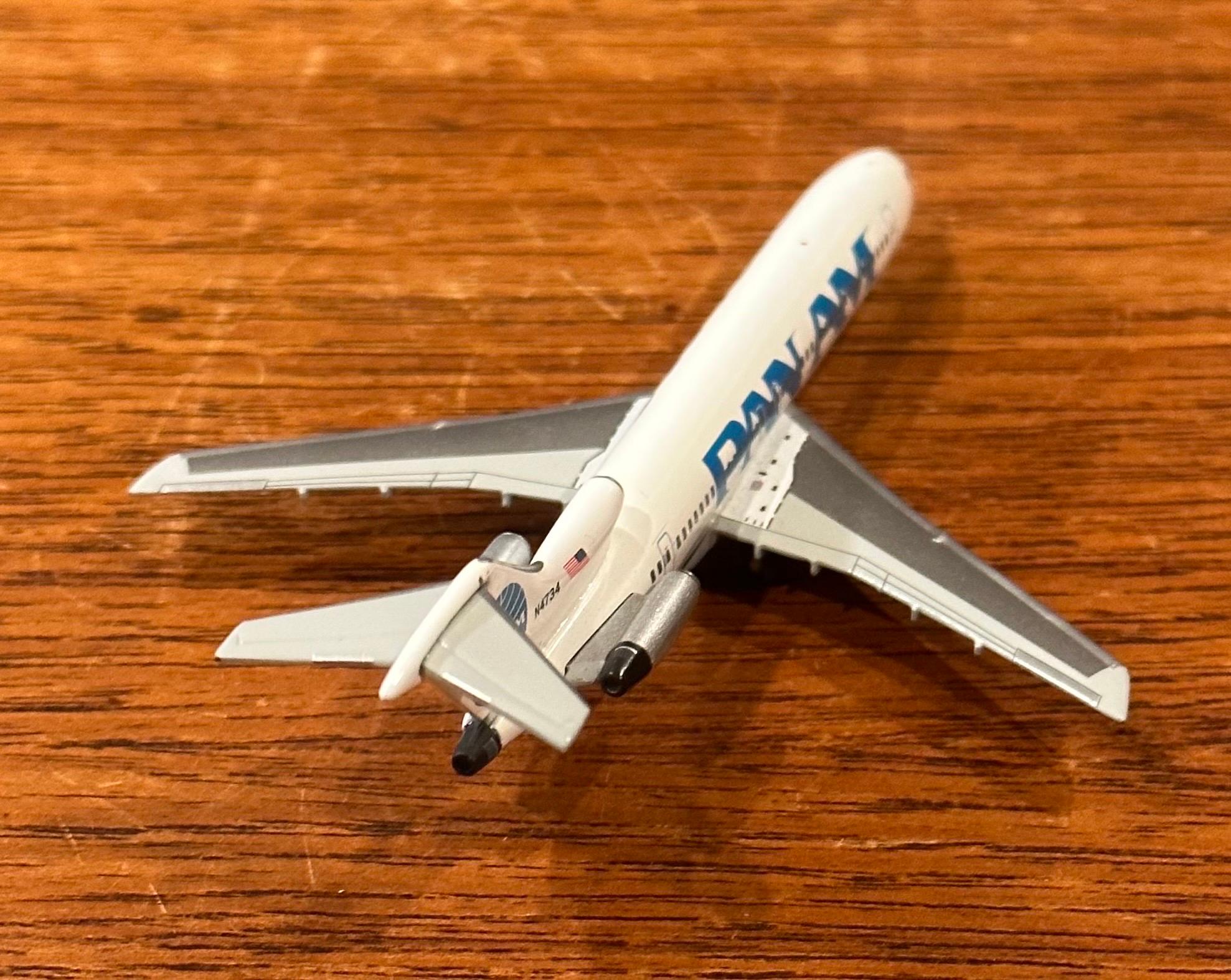 Pan American Airlines Jetliner / Airplane Die Cast Paperweight Model 1