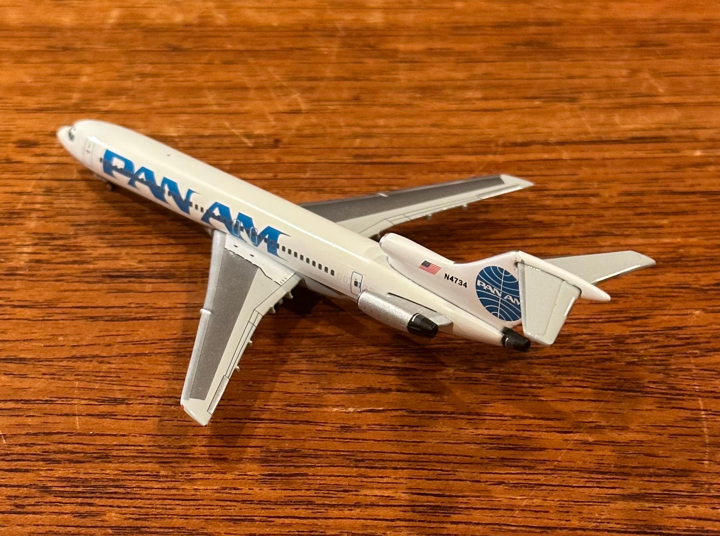 Pan American Airlines Jetliner / Airplane Die Cast Paperweight Model 2