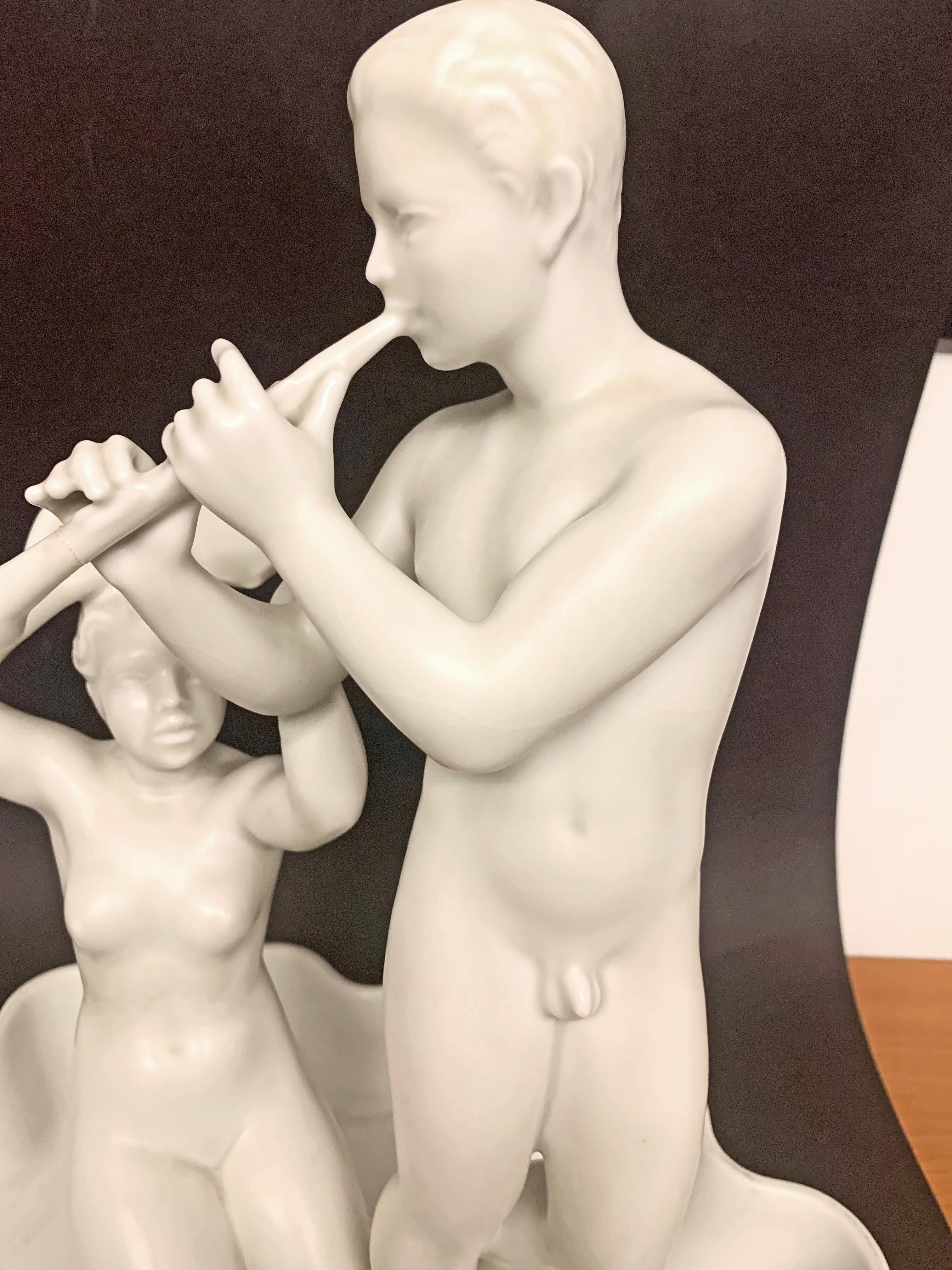 „Pan und Nymphe“, Art-Déco-Skulpturengruppe mit Aktdarstellungen von Salomon für Rrstrand (Schwedisch) im Angebot