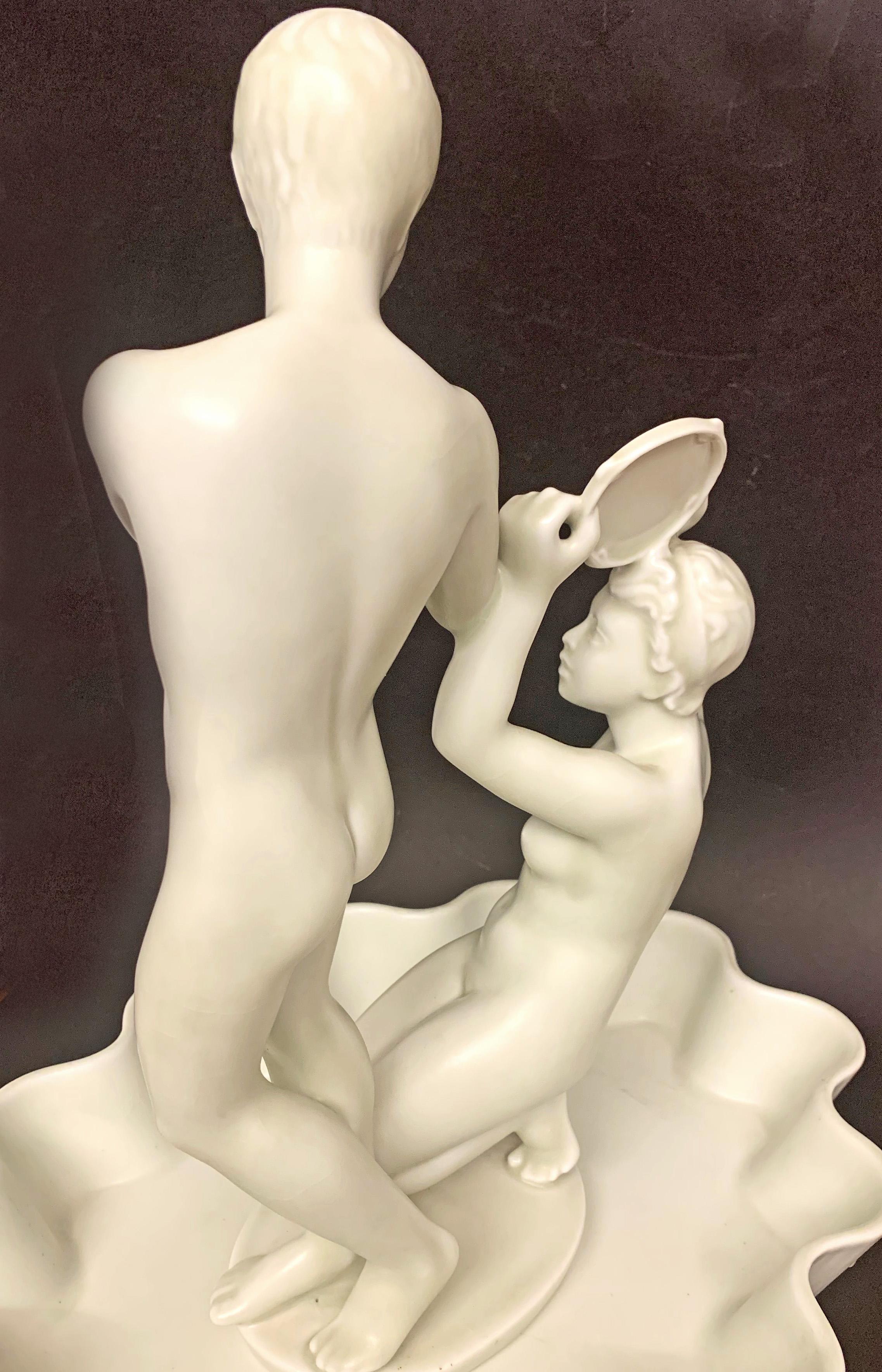 „Pan und Nymphe“, Art-Déco-Skulpturengruppe mit Aktdarstellungen von Salomon für Rrstrand (Glasiert) im Angebot
