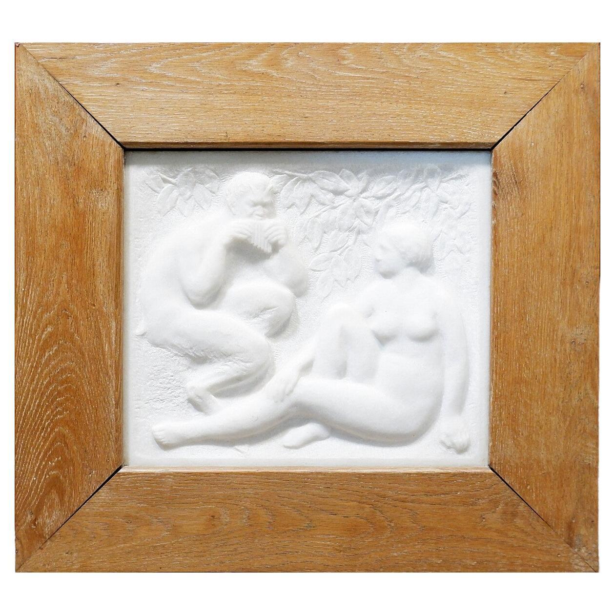 „Pan Et Nymphe“ Basrelief-Skulptur aus Carrara-Marmor, signiert Octave Larrieu